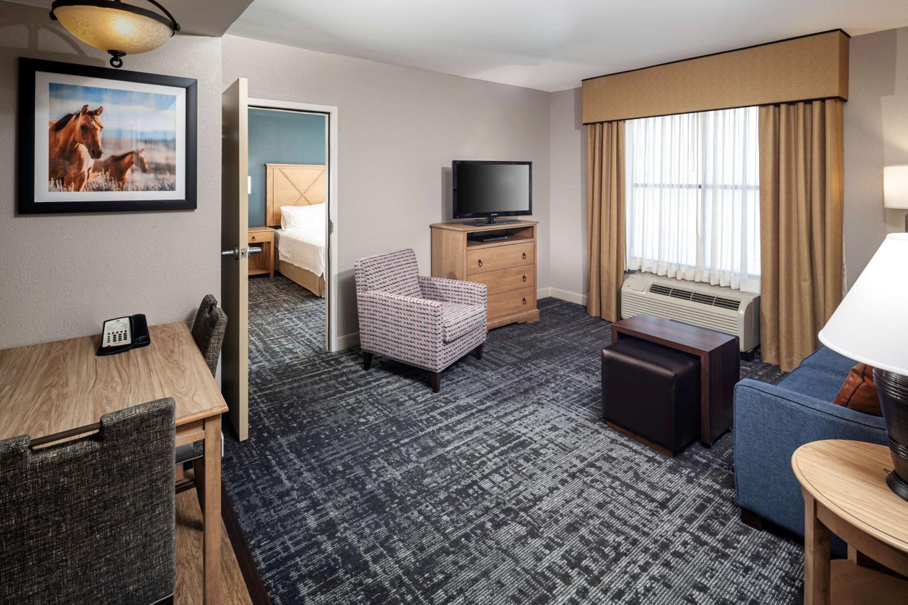 Two-Bedroom Suite - Non-Smoking - Photo 3