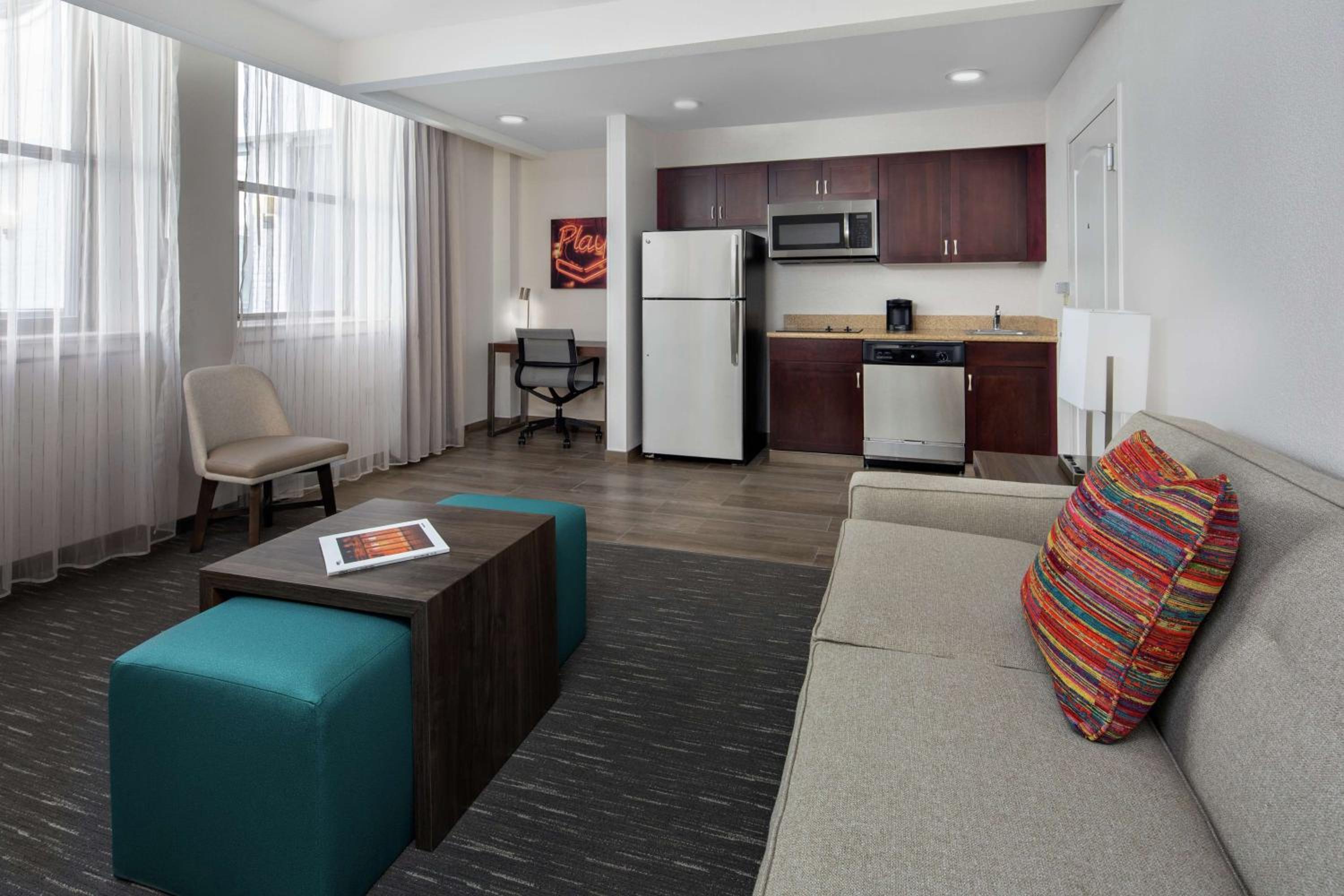 One-Bedroom King Room - Mobility/Hearing Accessible - Photo 1