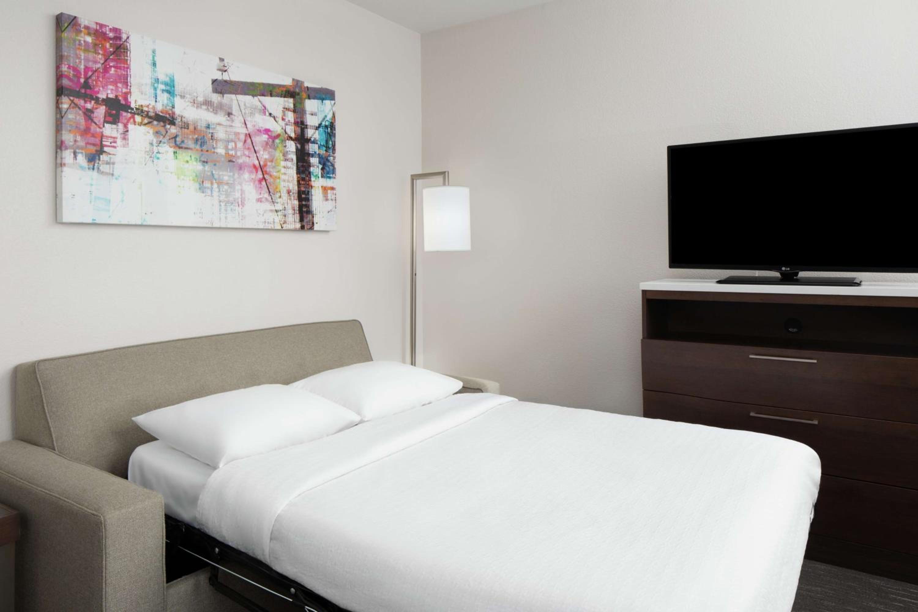 One-Bedroom King Suite - Non-Smoking - Photo 7