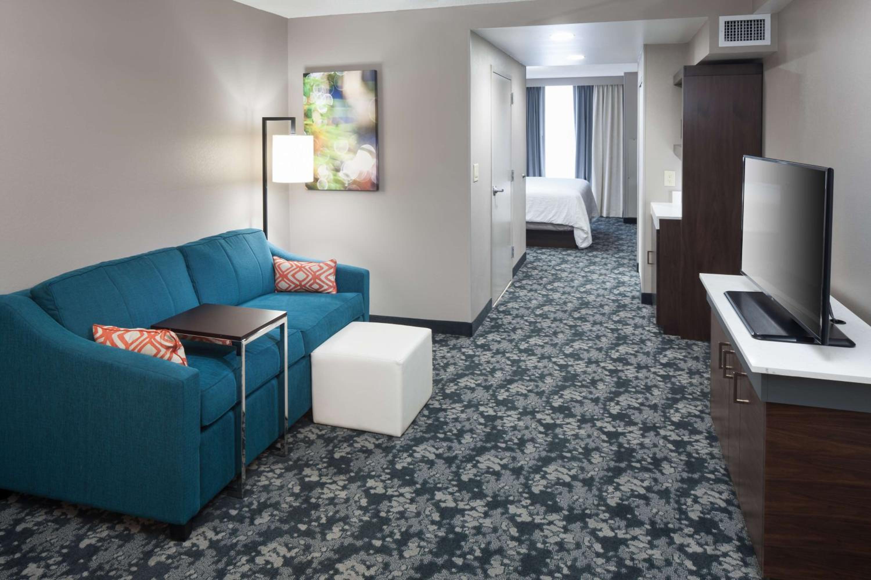 Junior King Suite - Non-Smoking - Photo 4