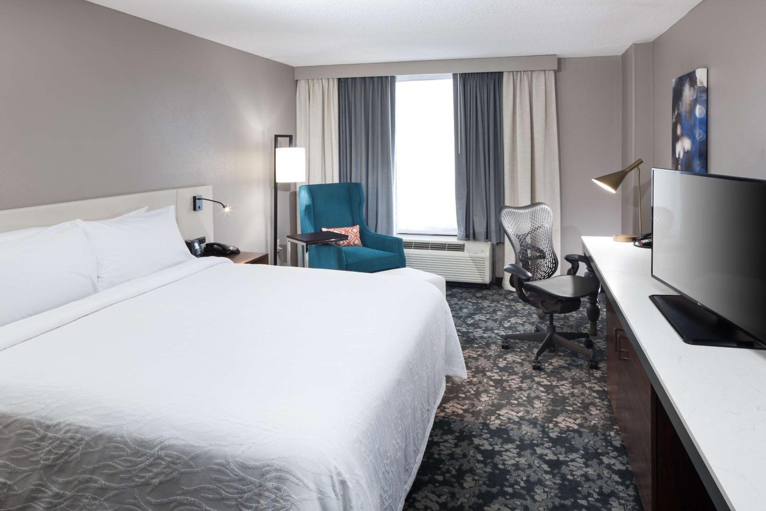 King Room with Whirlpool - Photo 1