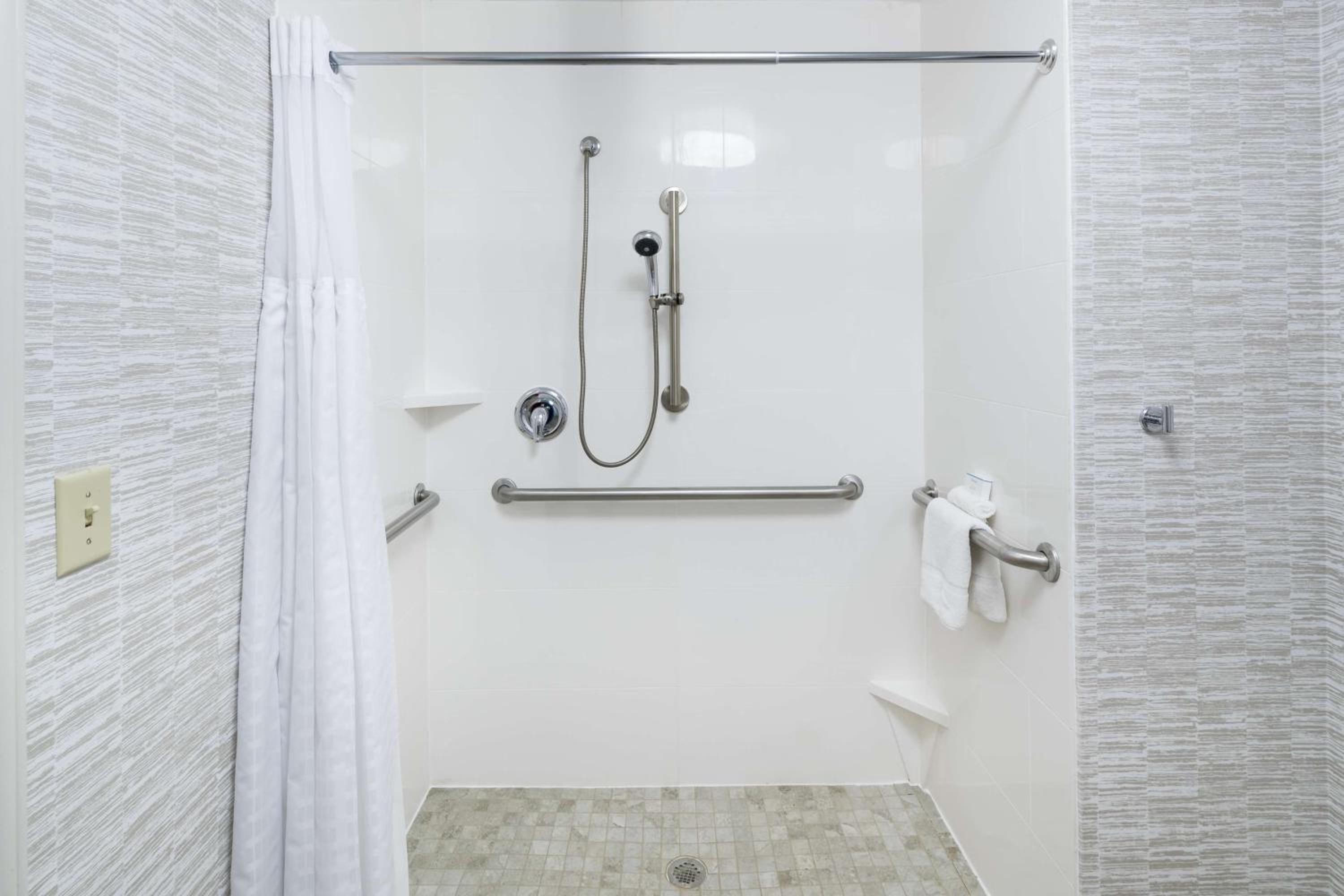 One-Bedroom King Suite - Non-Smoking - Photo 6