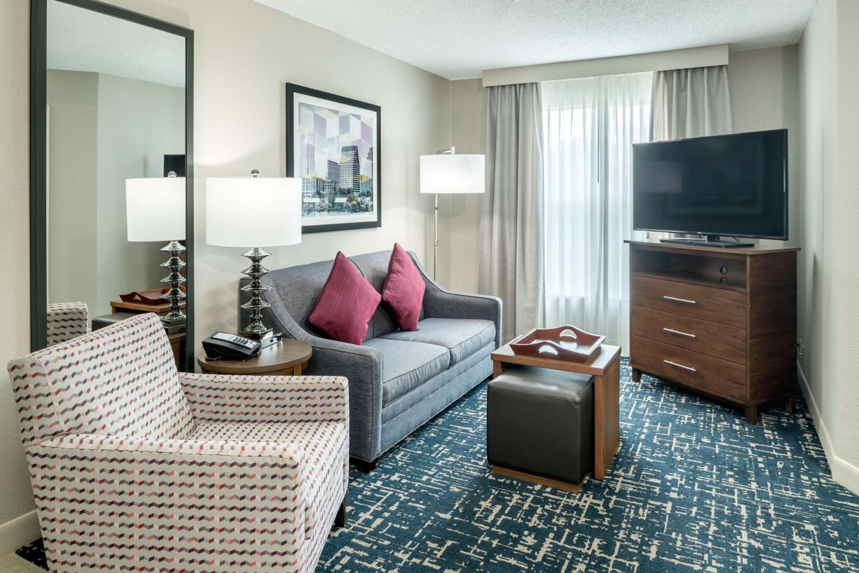 One-Bedroom King Suite - Non-Smoking - Photo 5