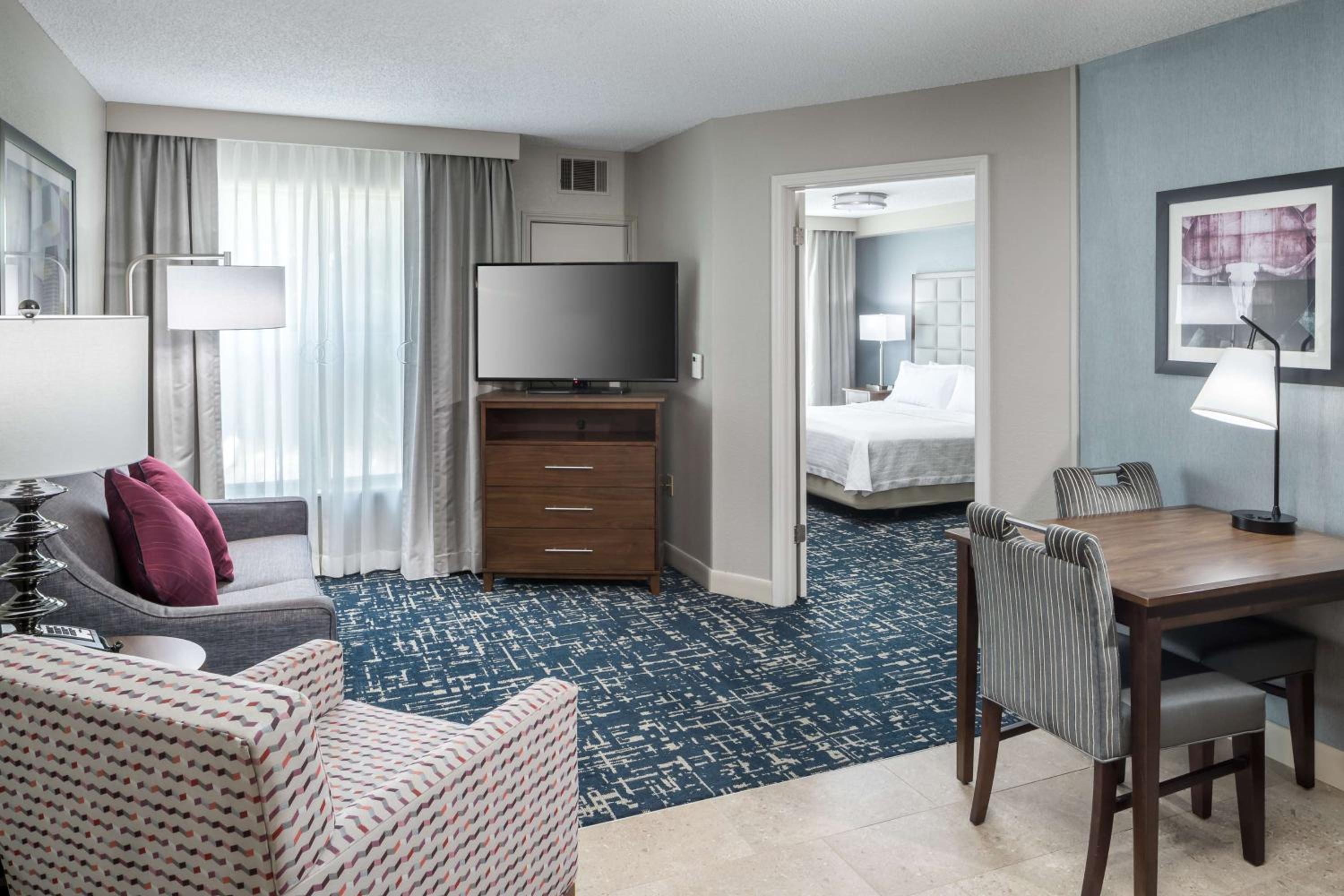 Suite with Two Queen Beds and Tub - Mobility and Hearing Access/Non-Smoking - Photo 5