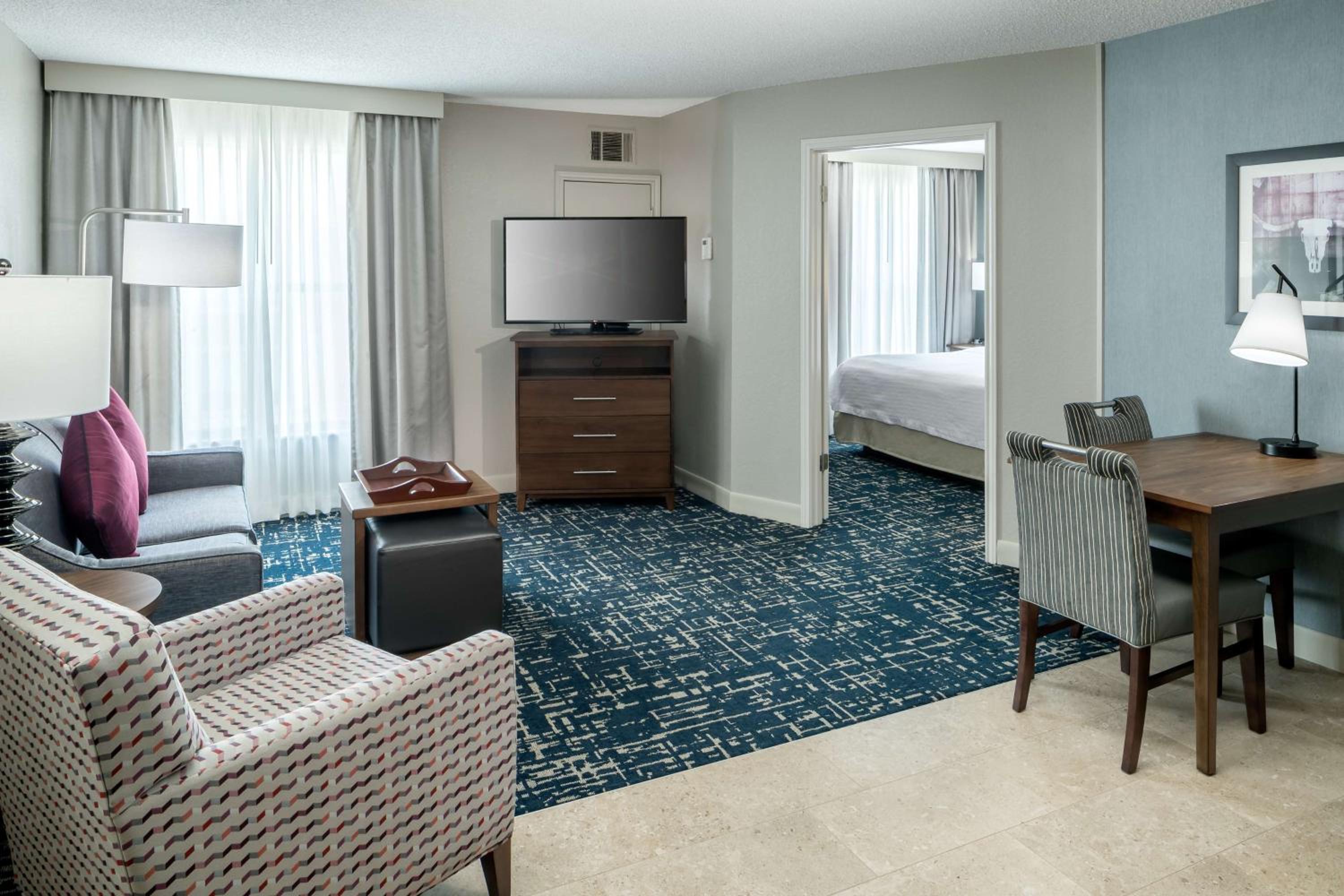 One-Bedroom King Suite - Non-Smoking - Photo 4