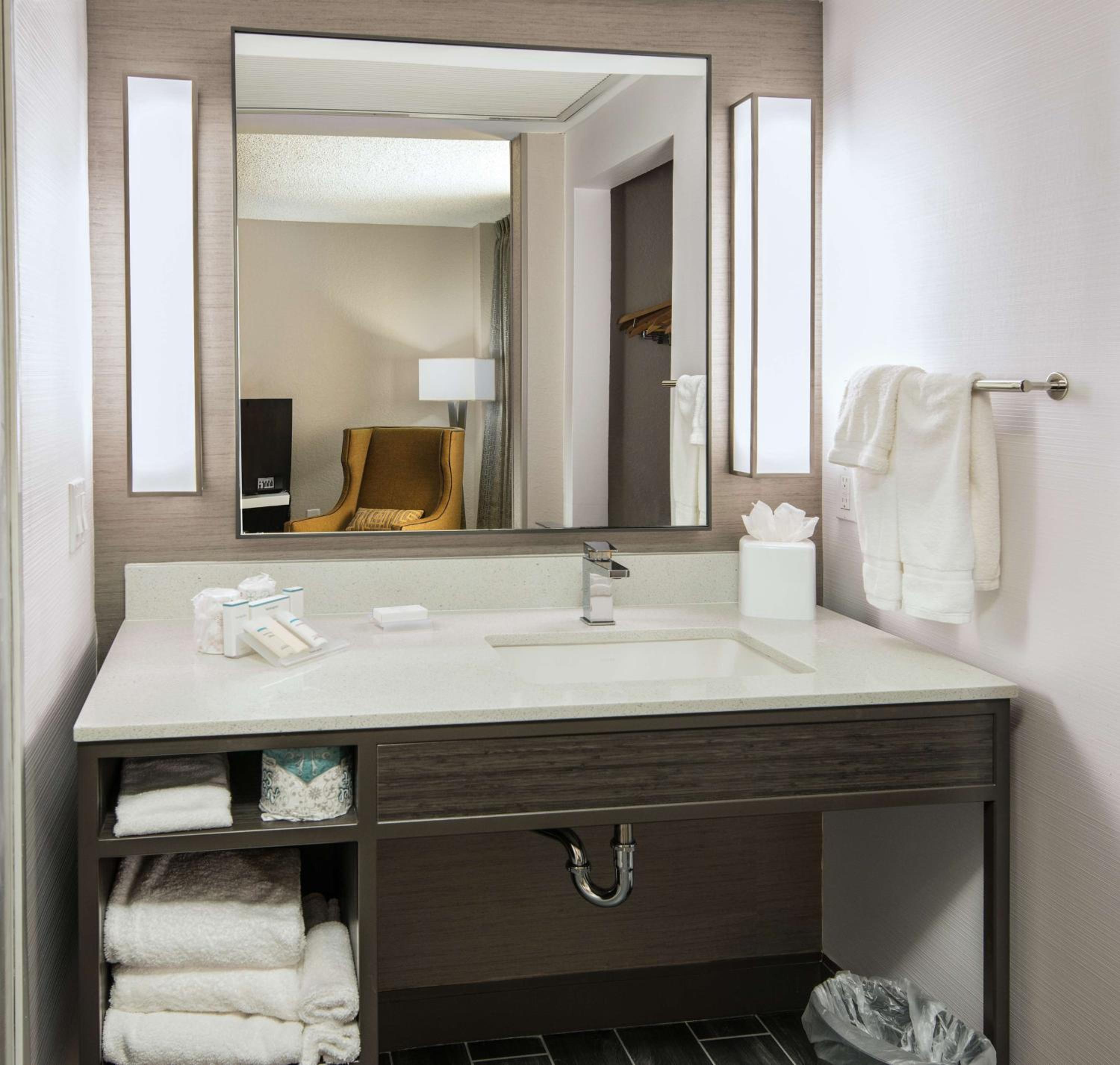 King Room - Hearing Access - Photo 2