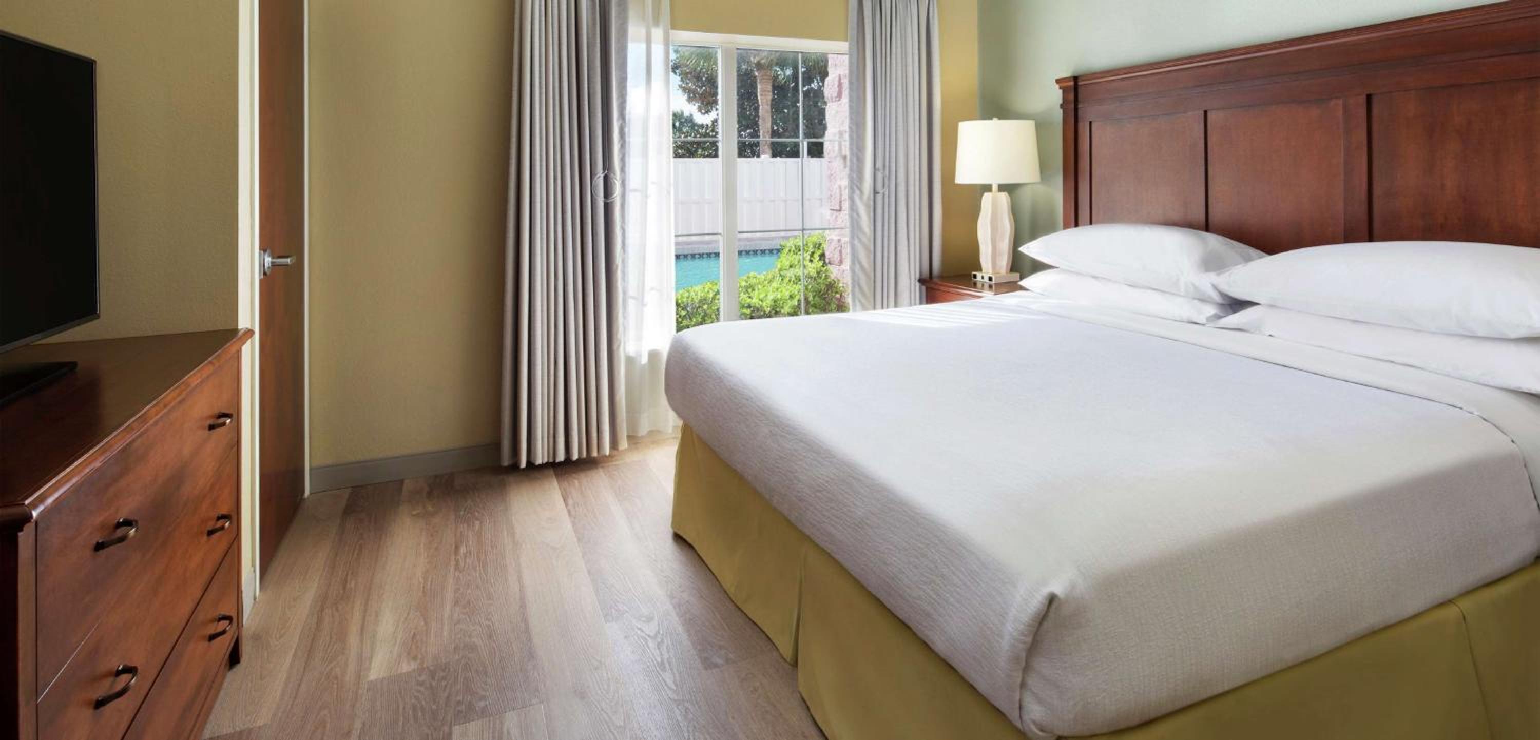 Two-Room King Suite - Non-Smoking - Photo 2
