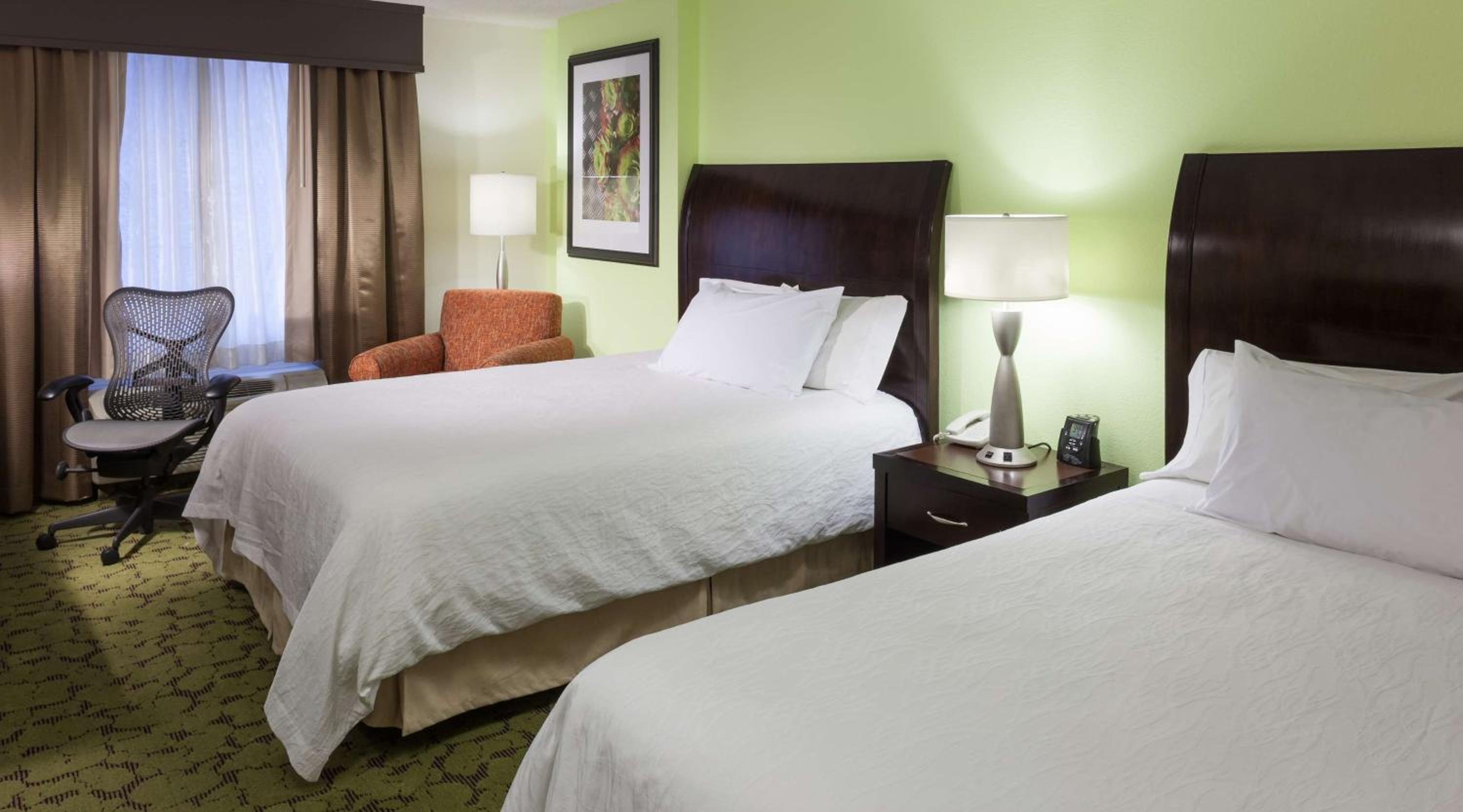 Queen Room with Two Queen Beds - Photo 3