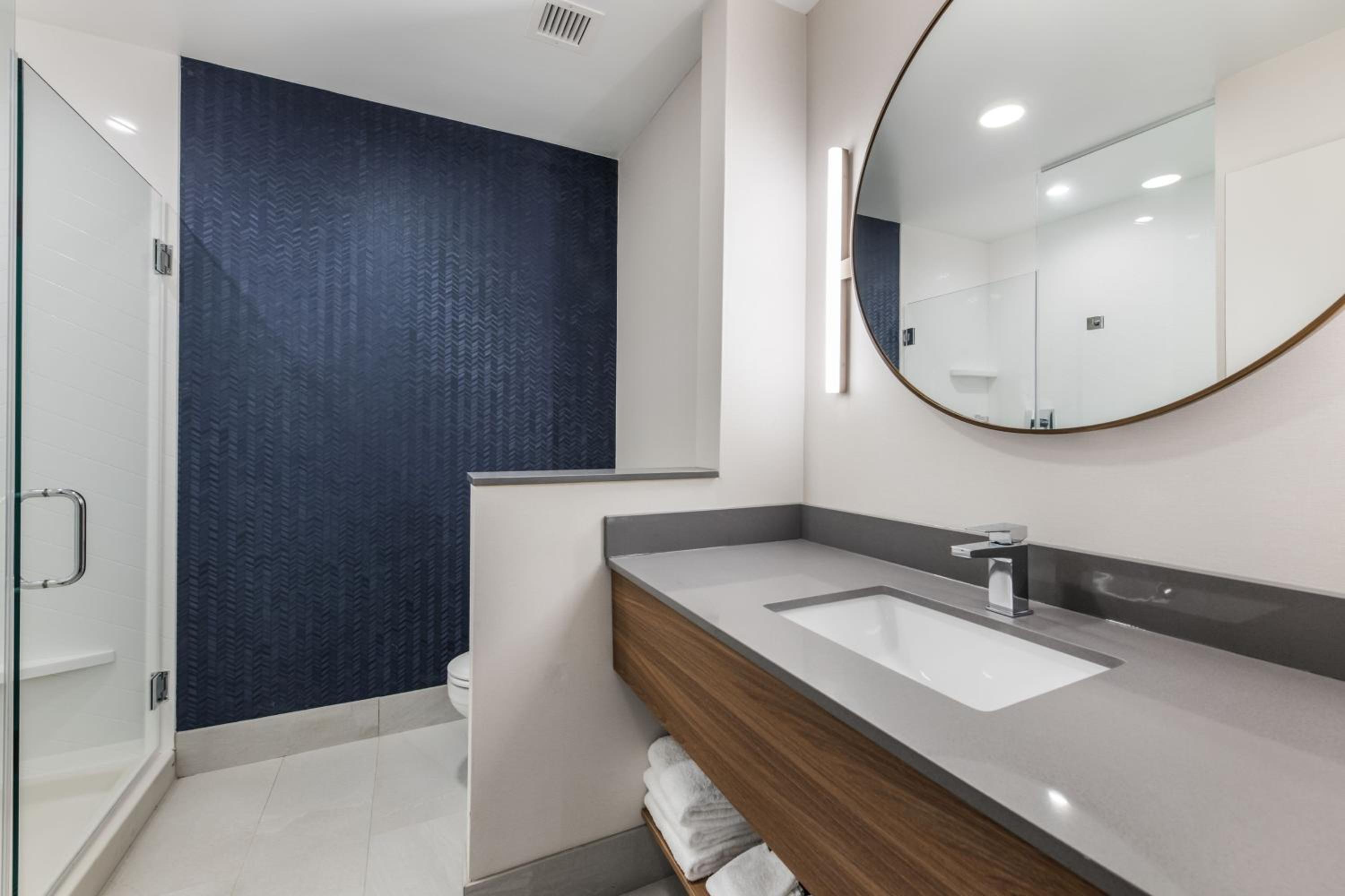 King Room - Hearing Accessible - Photo 4