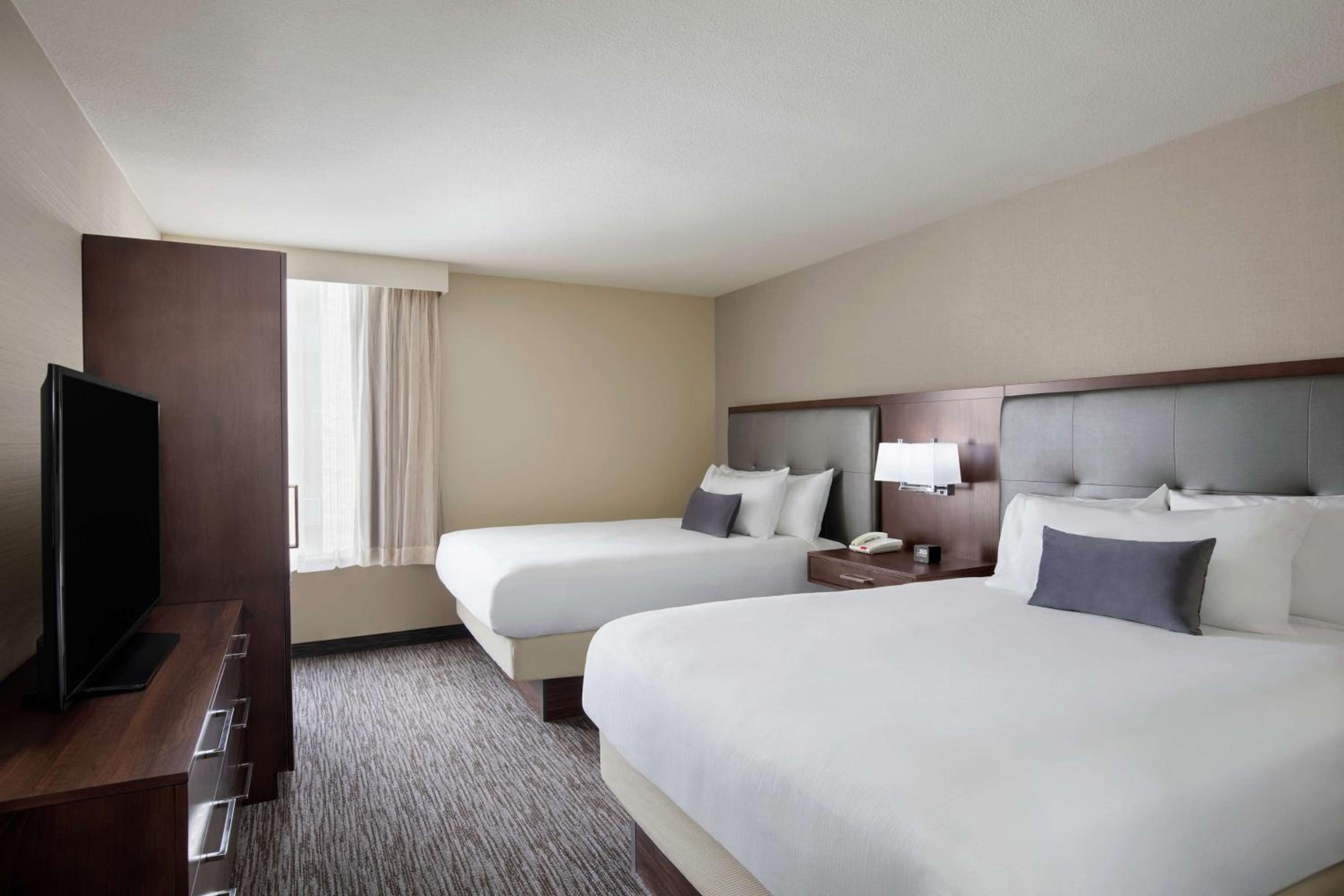Suite with Two Queen Beds - Non-Smoking - Photo 4