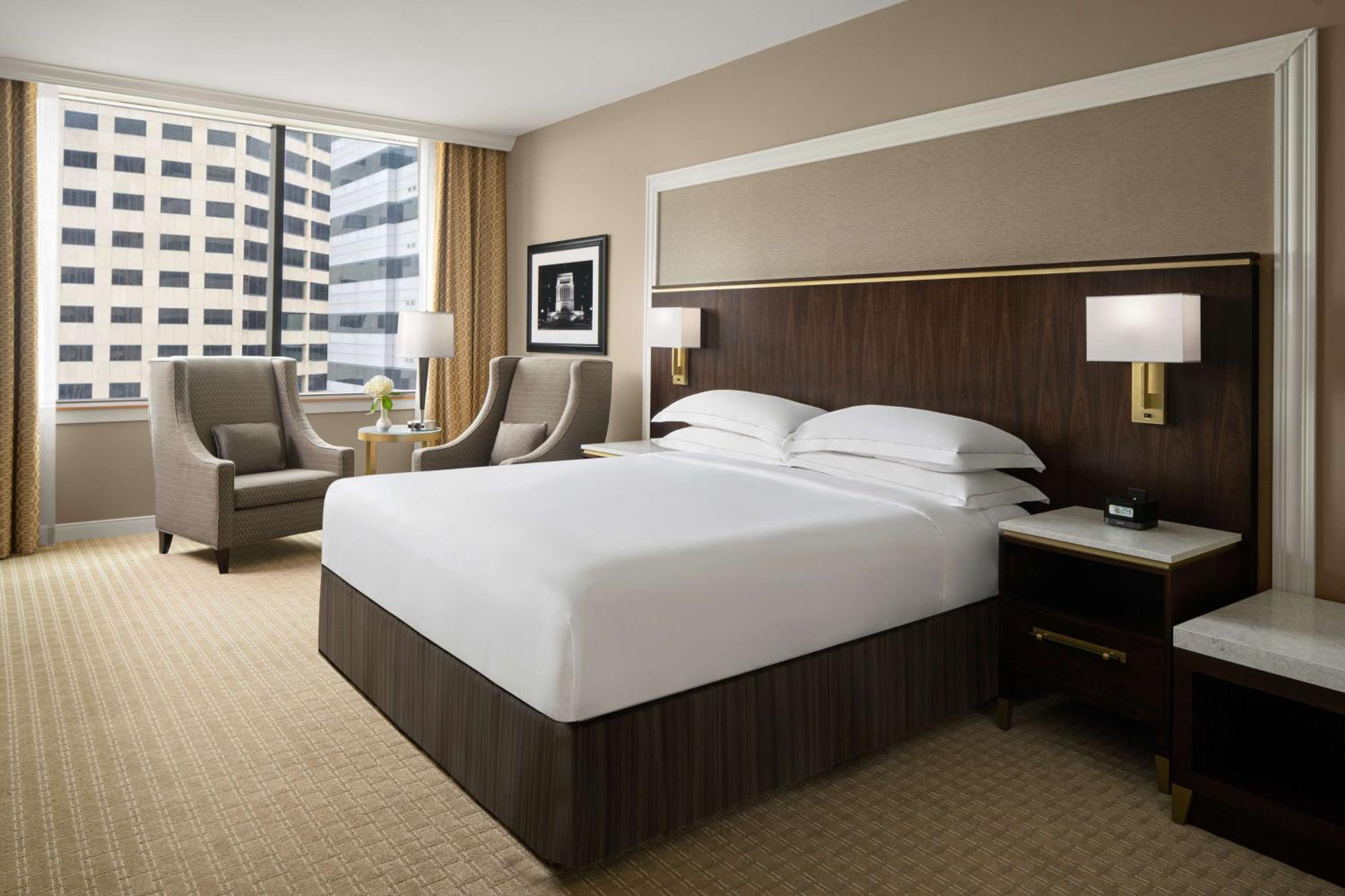 One-Bedroom King Suite with Sofa Bed- Non-Smoking