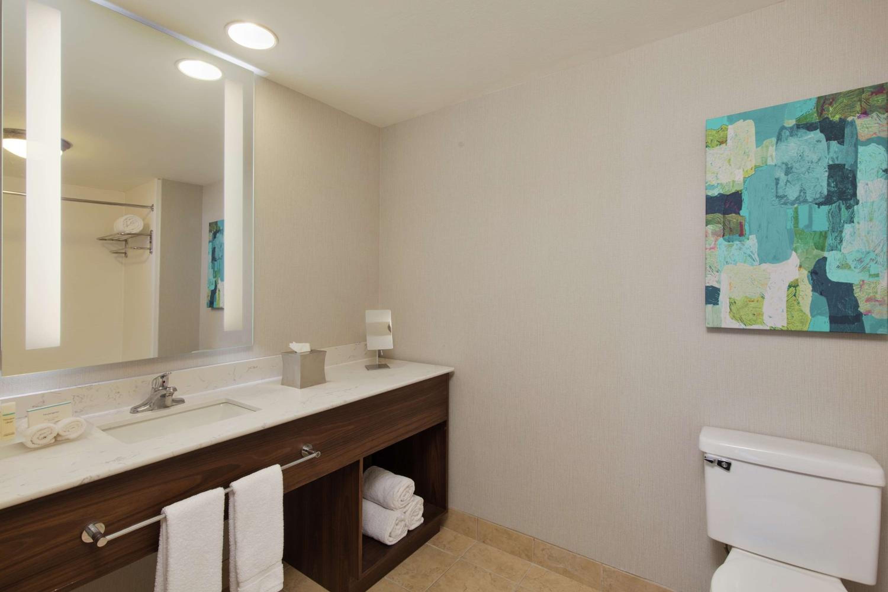 Queen Suite with Two Queen Beds - Mobility Access/Non-Smoking - Photo 4