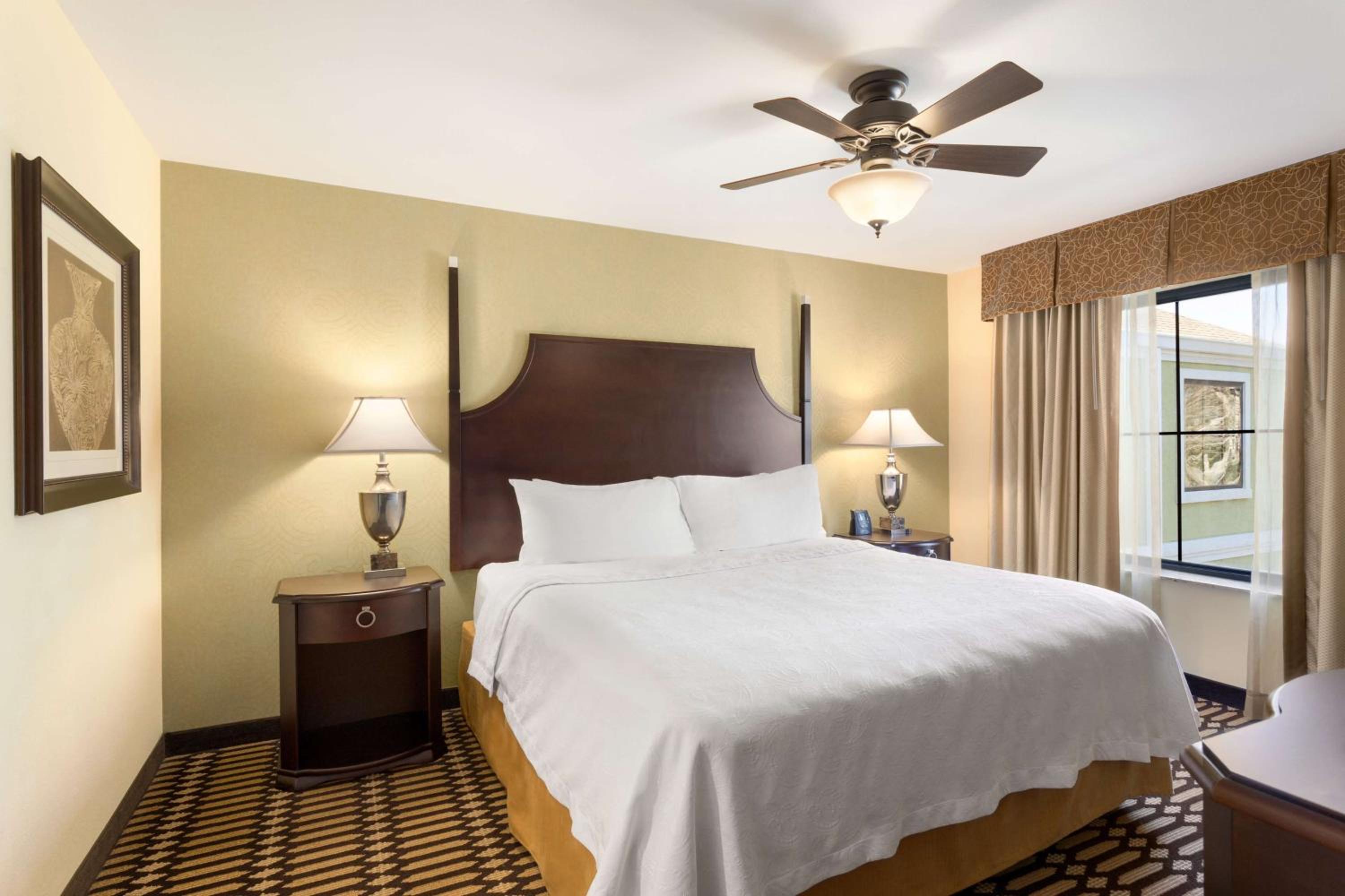 One-Bedroom King Suite with Sofa Bed - Non-Smoking - Photo 1