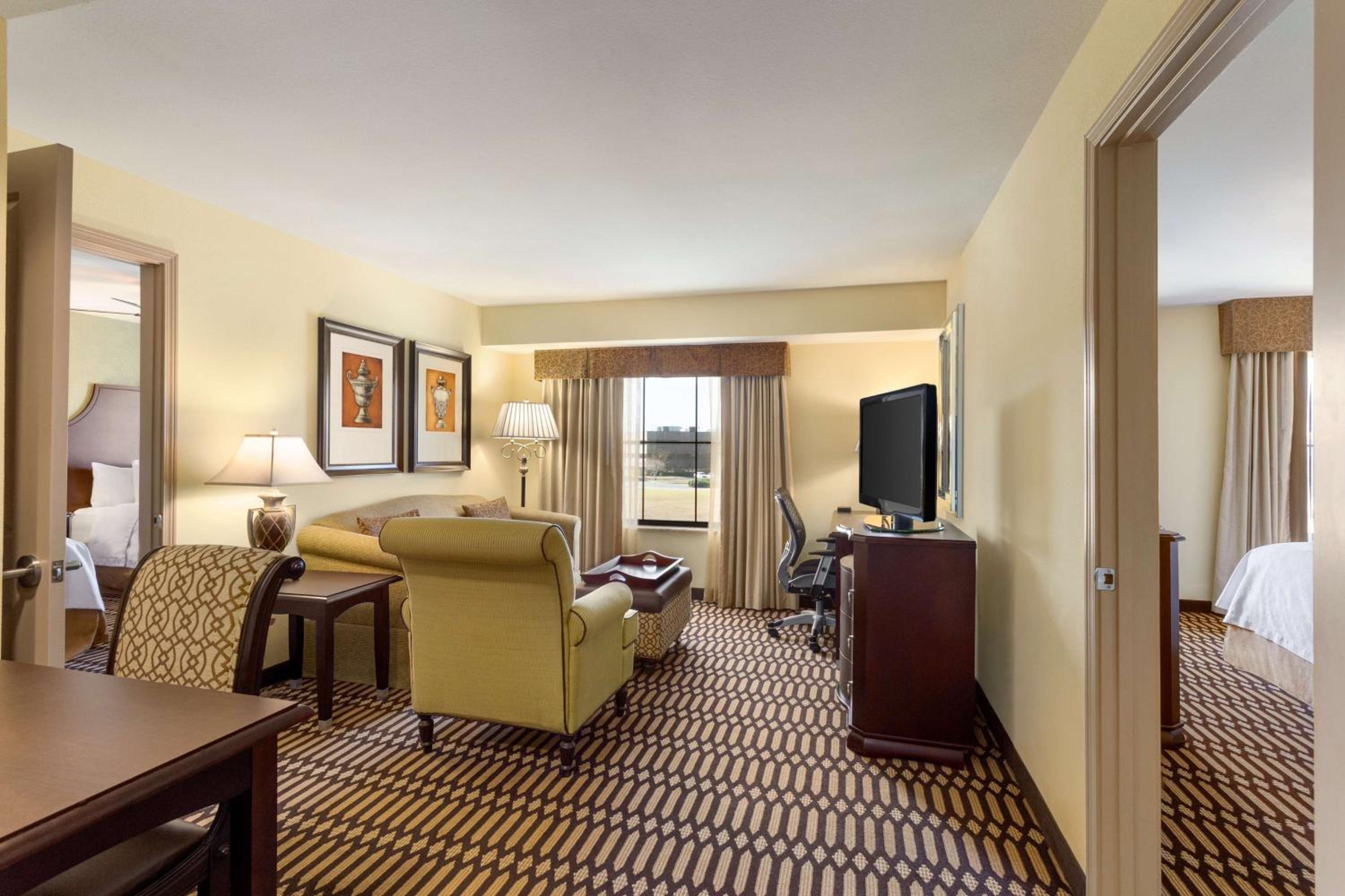 Two-Bedroom Suite - Non-Smoking - Photo 4