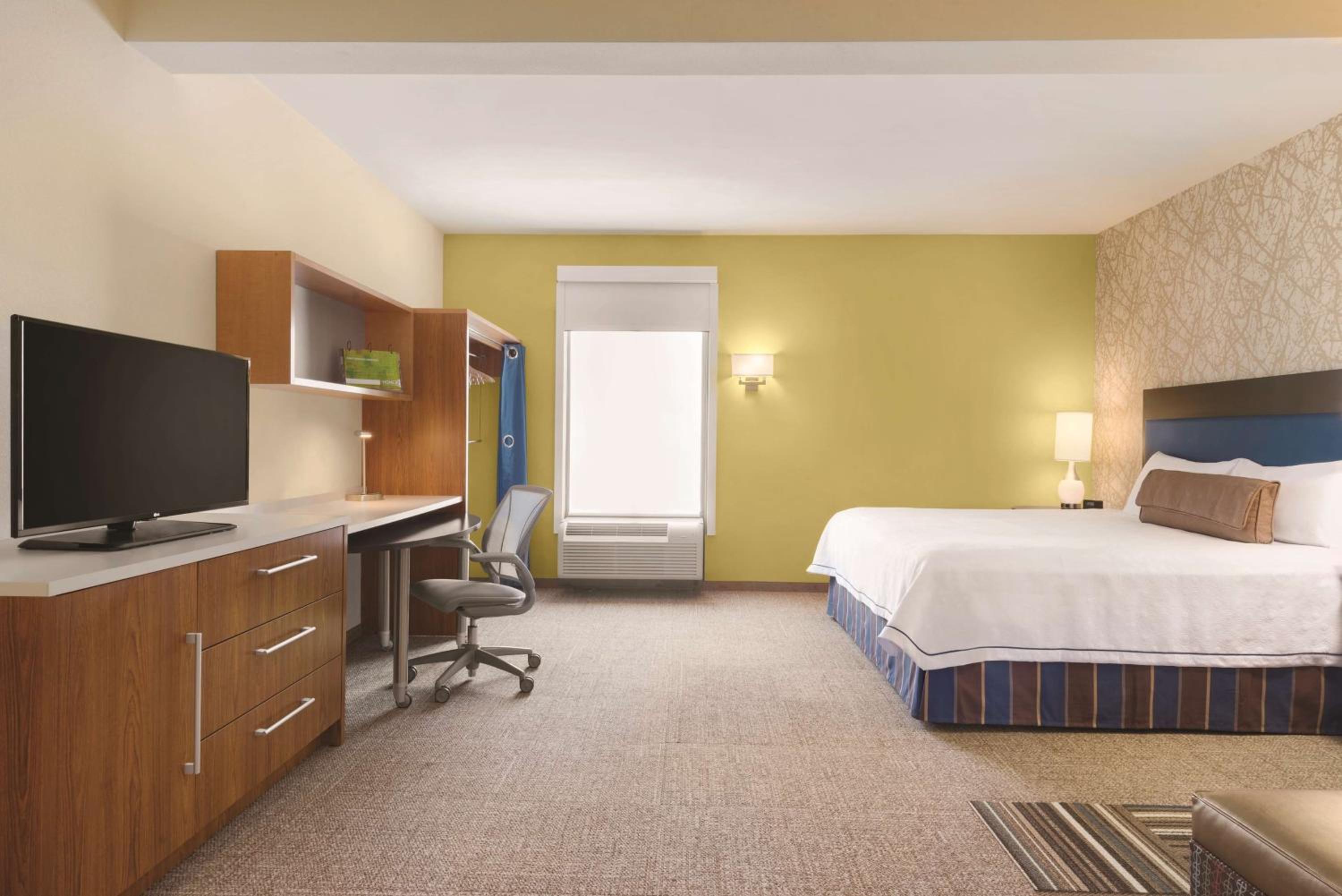 King Studio Suite - Mobility Access/Non-Smoking photo 2