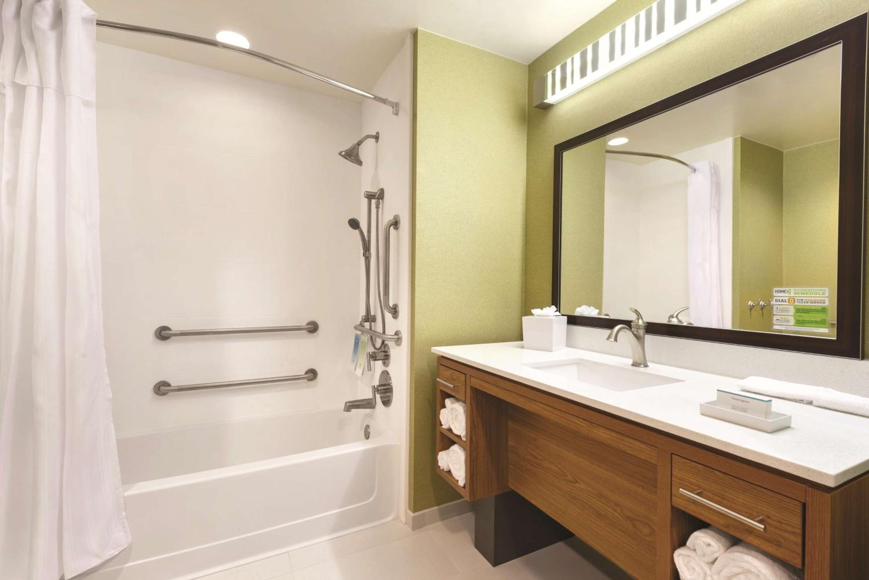 Studio Suite with Two Queen Beds - Hearing Access/Non-Smoking photo 3