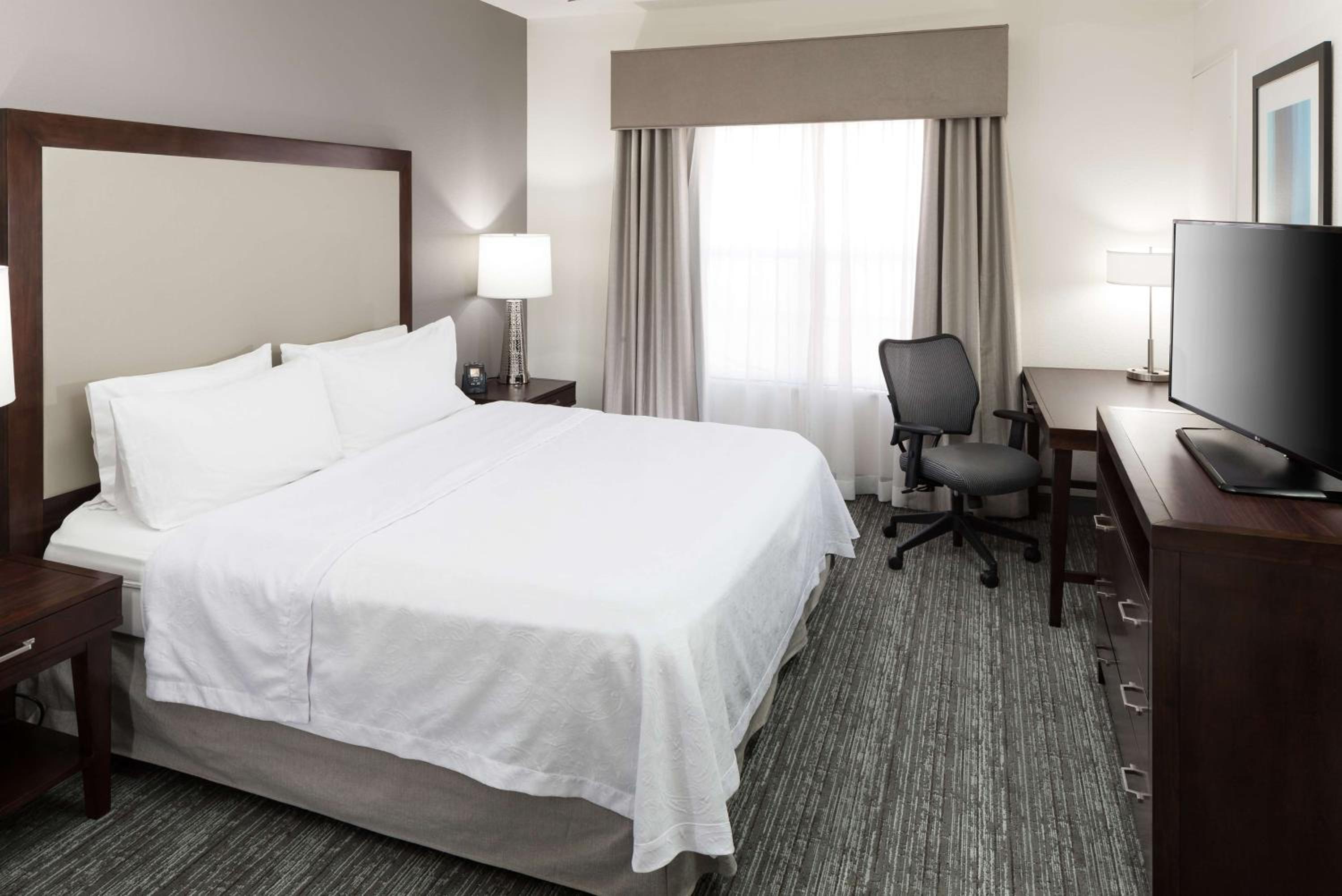 One-Bedroom King Suite - Non-Smoking - Photo 1