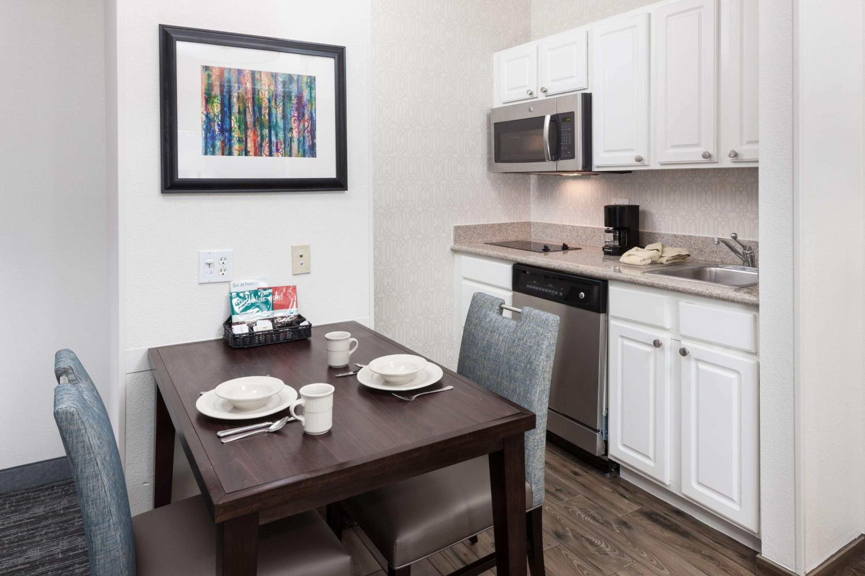 One-Bedroom King Suite - Non-Smoking - Photo 3