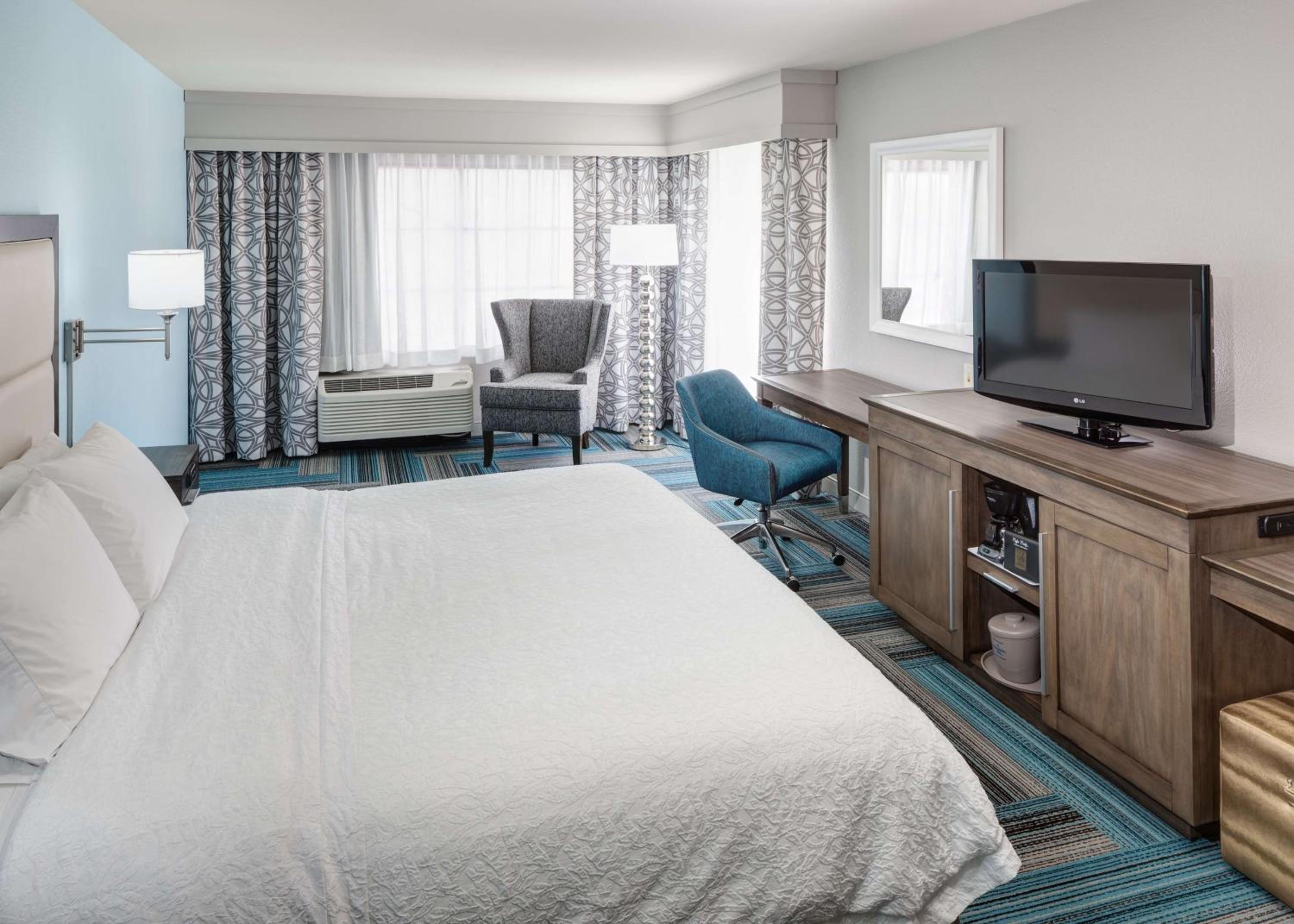 One-Bedroom King Suite - Non-Smoking - Photo 5