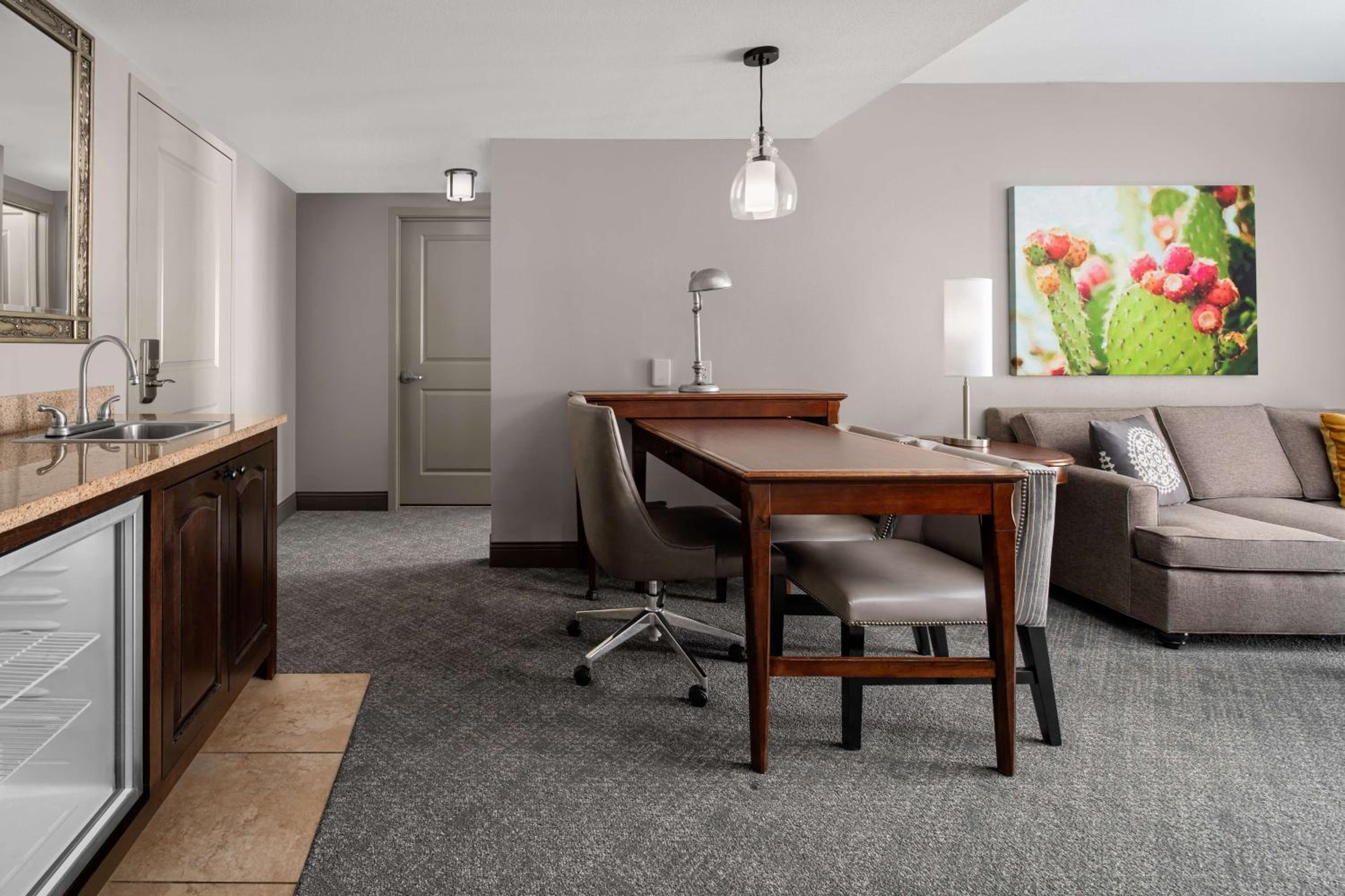King Suite - Photo 3