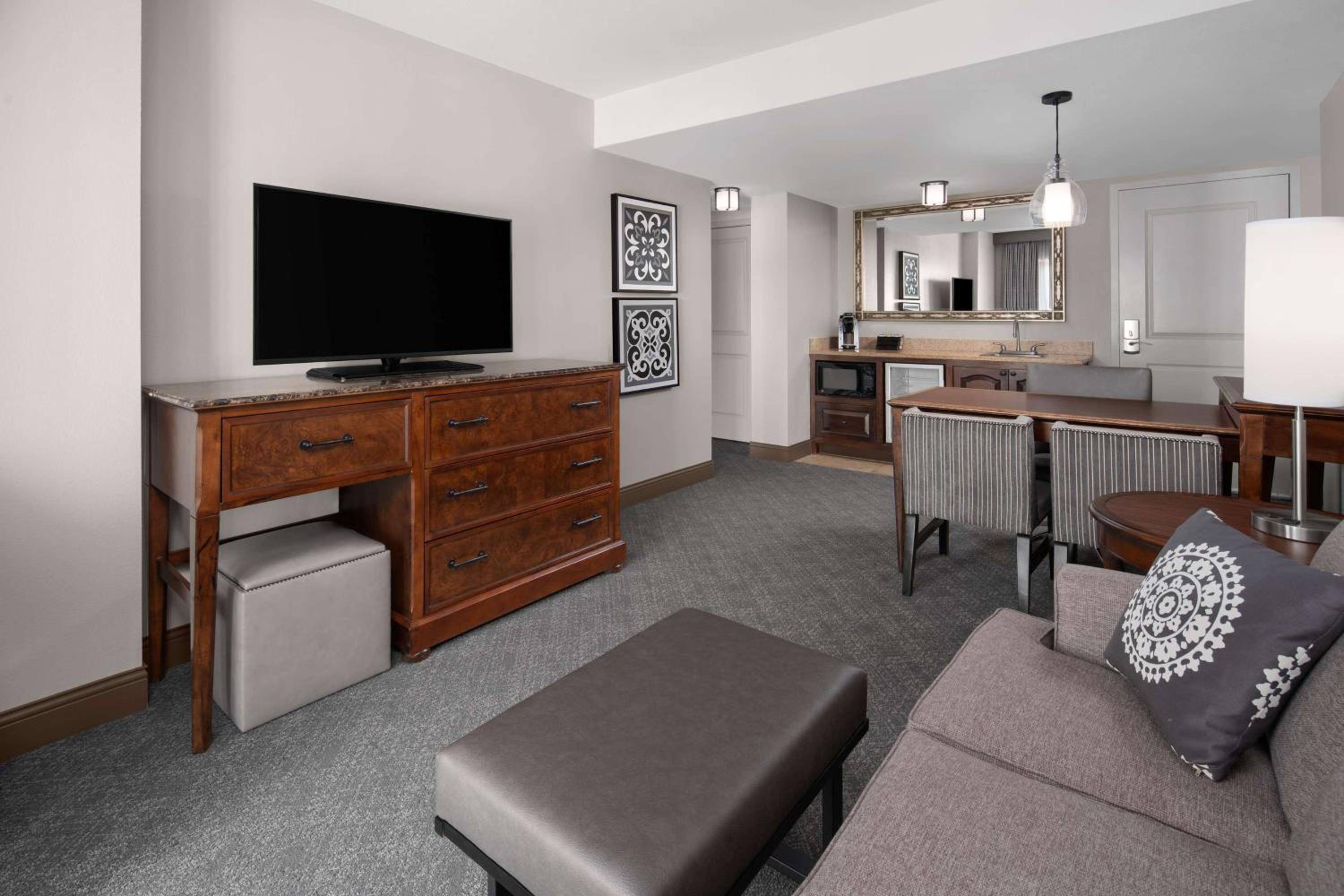 King Suite - Photo 2