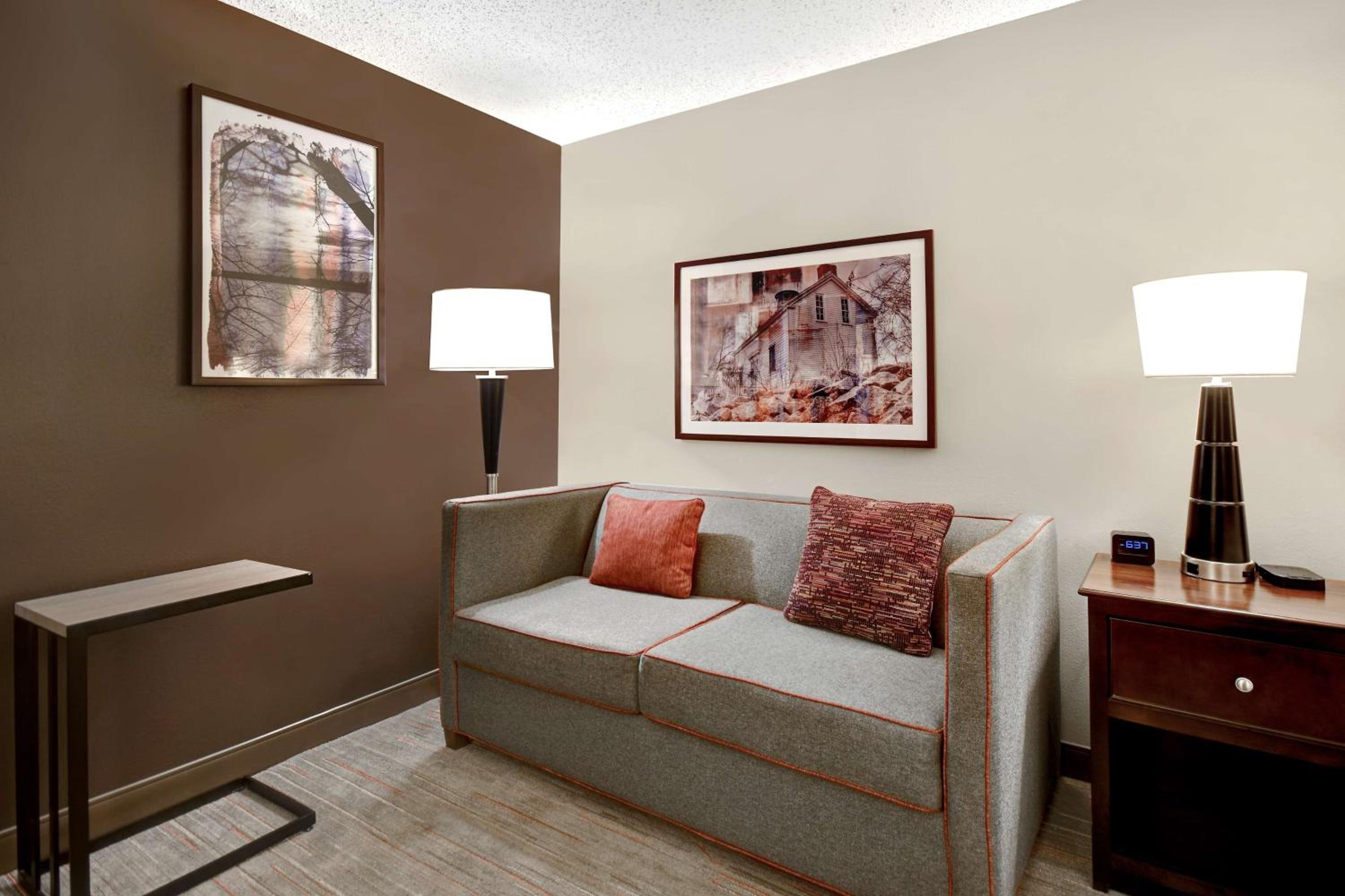 King Room with Sofa Bed - Non-Smoking - Photo 2