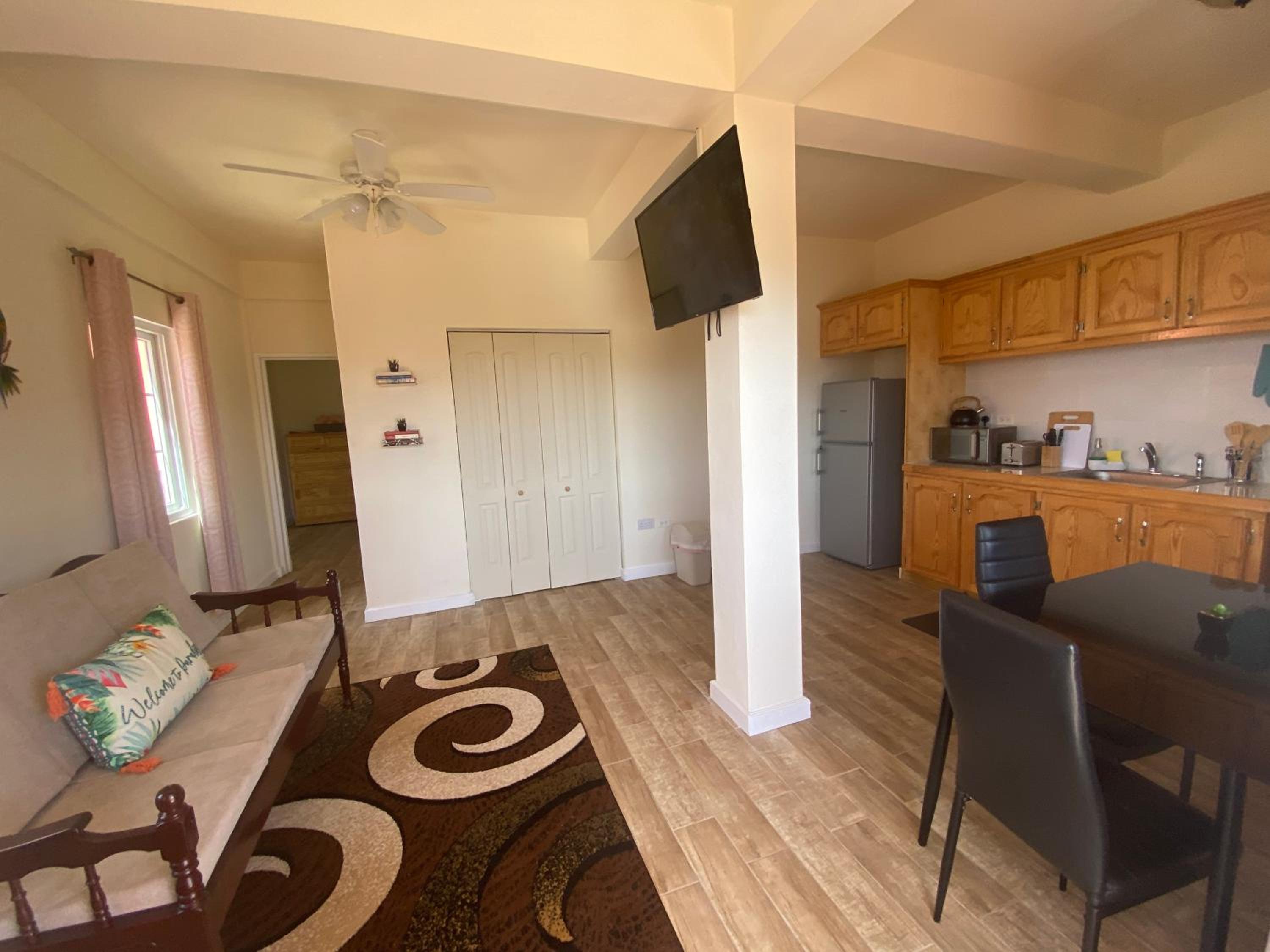 One-Bedroom House photo 2