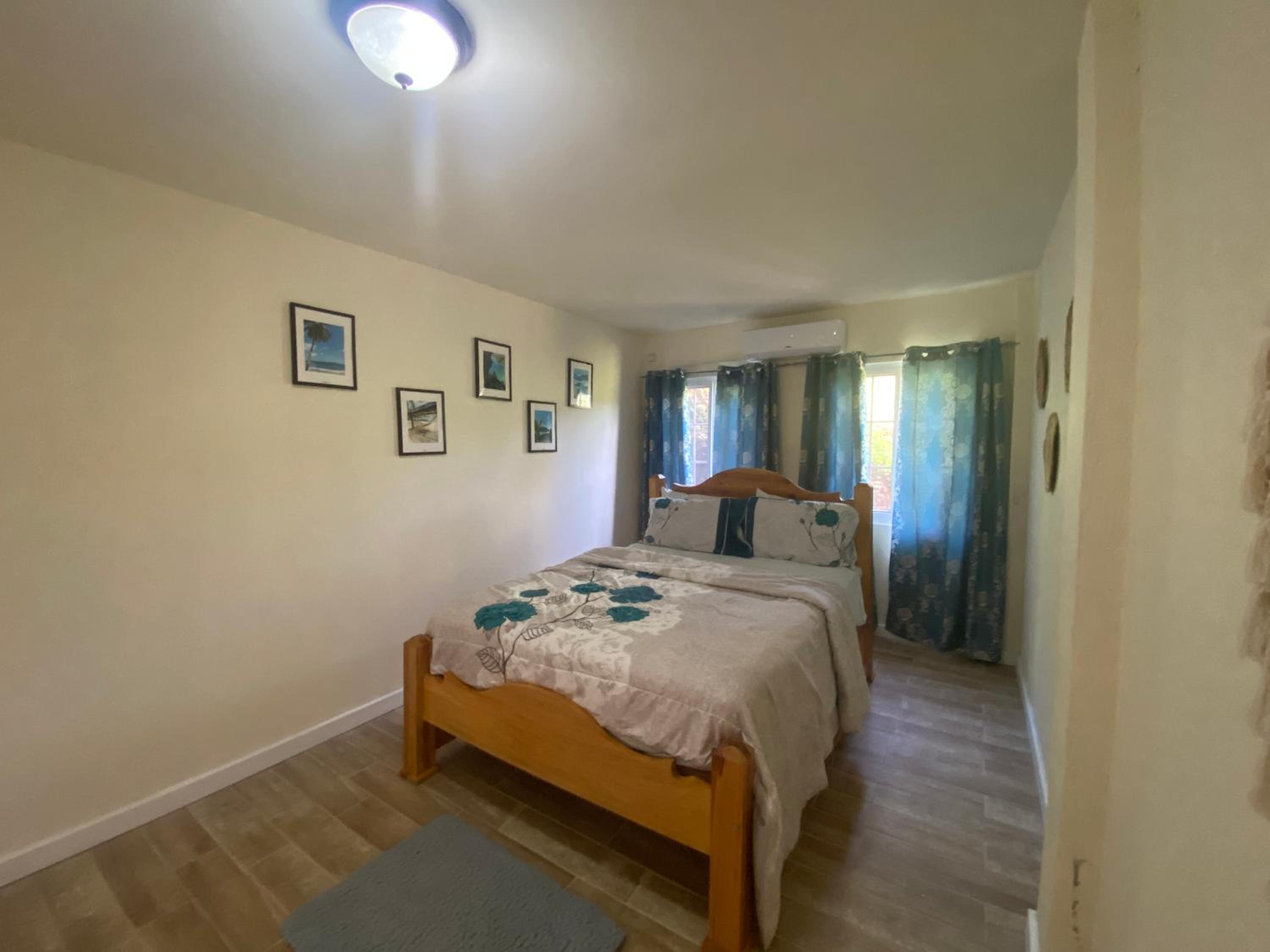 One-Bedroom House photo 1