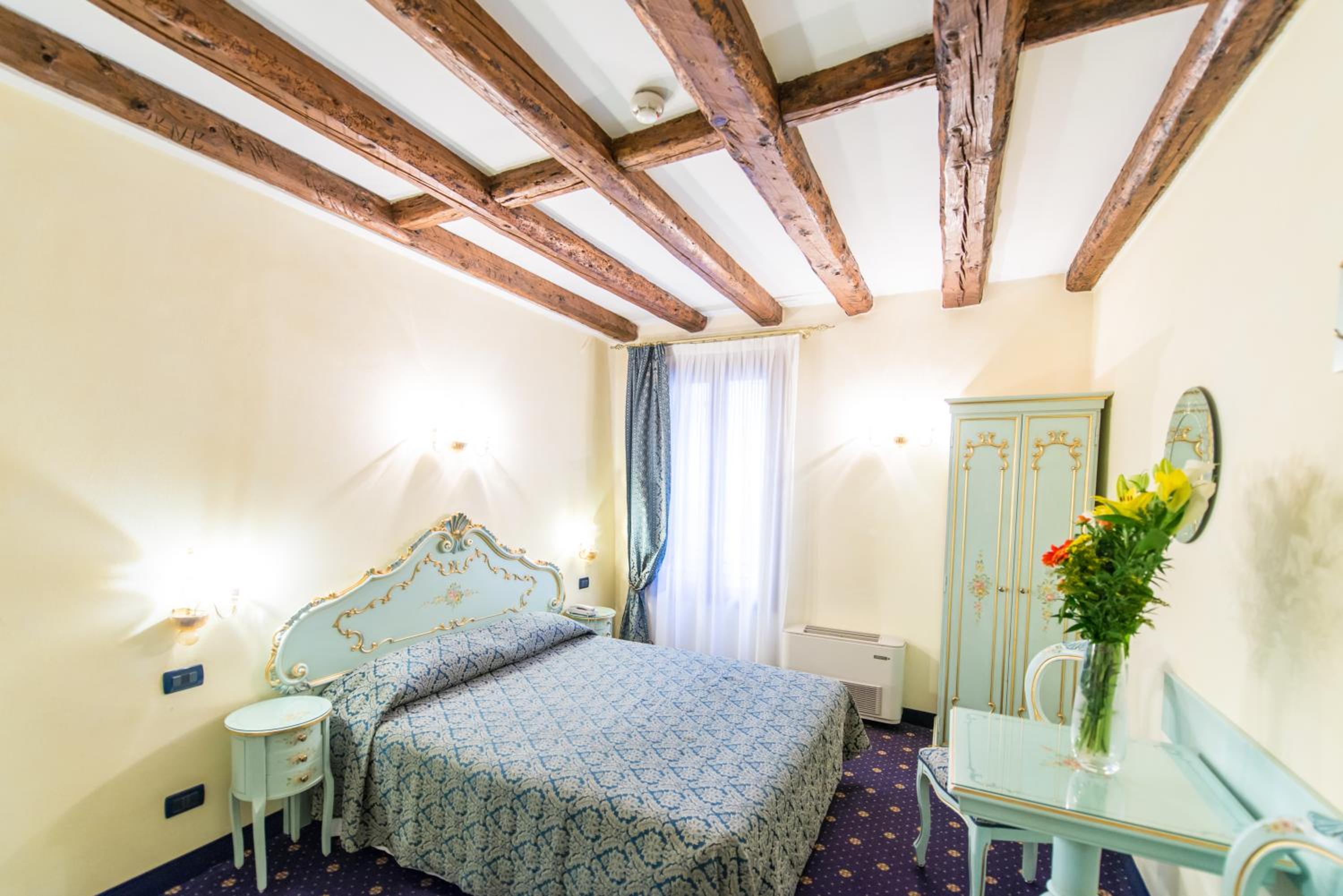Classic Double Room photo 1