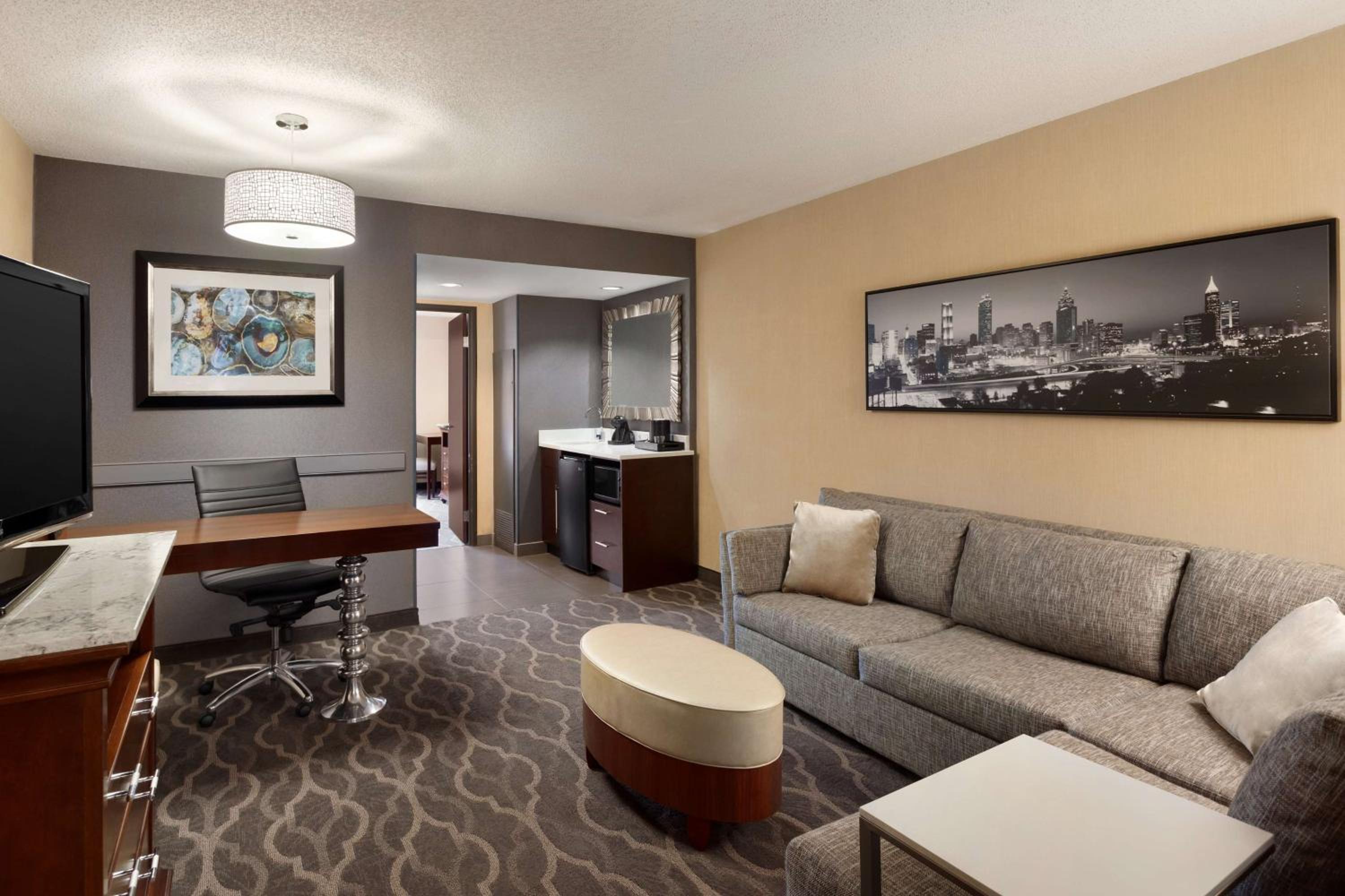 Two-Room King Suite - Non-Smoking - Photo 5
