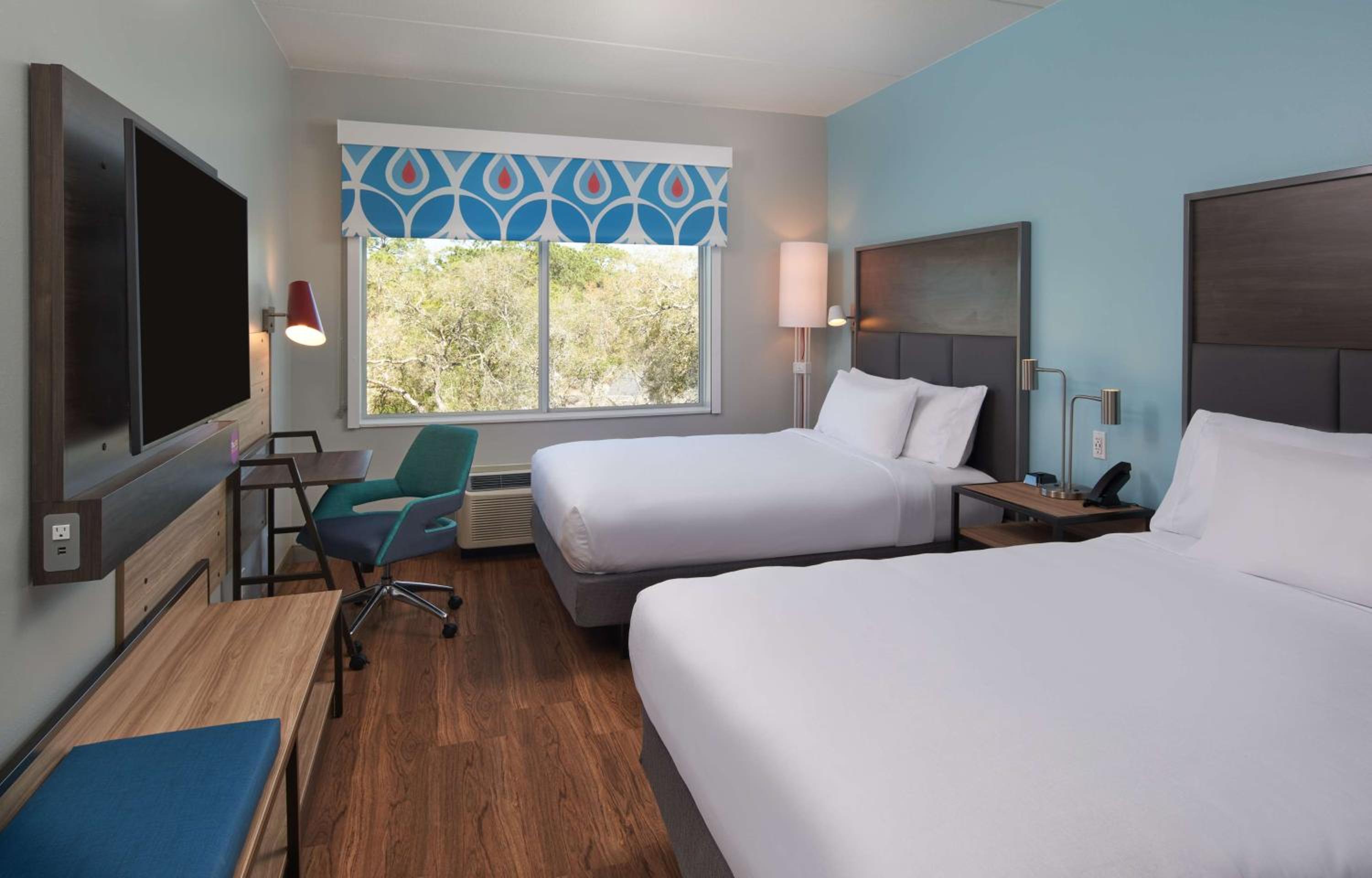 Queen Room with Two Queen Beds - Hearing Access - Photo 3