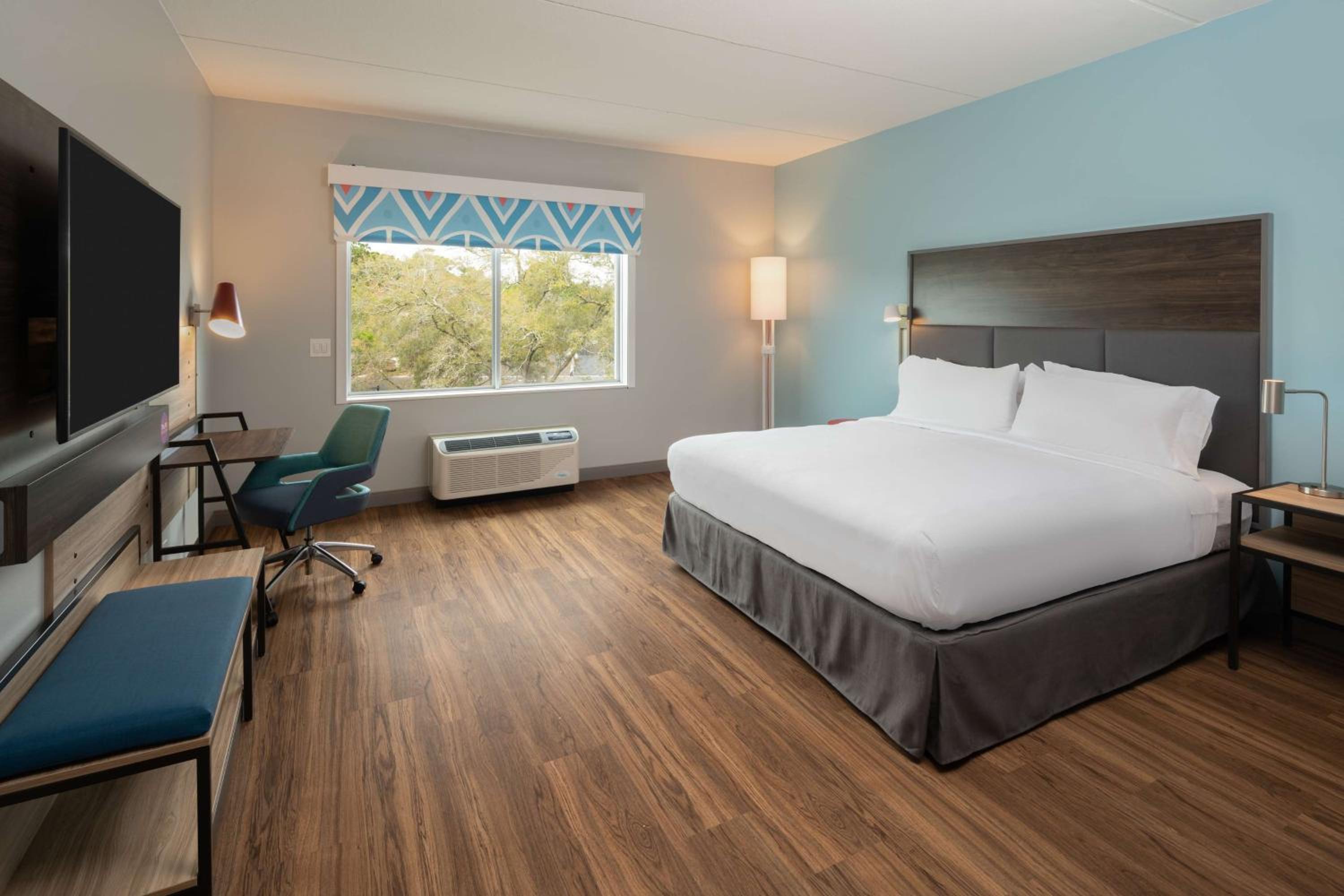 King Room with Bath Tub - Mobility Access - Photo 4