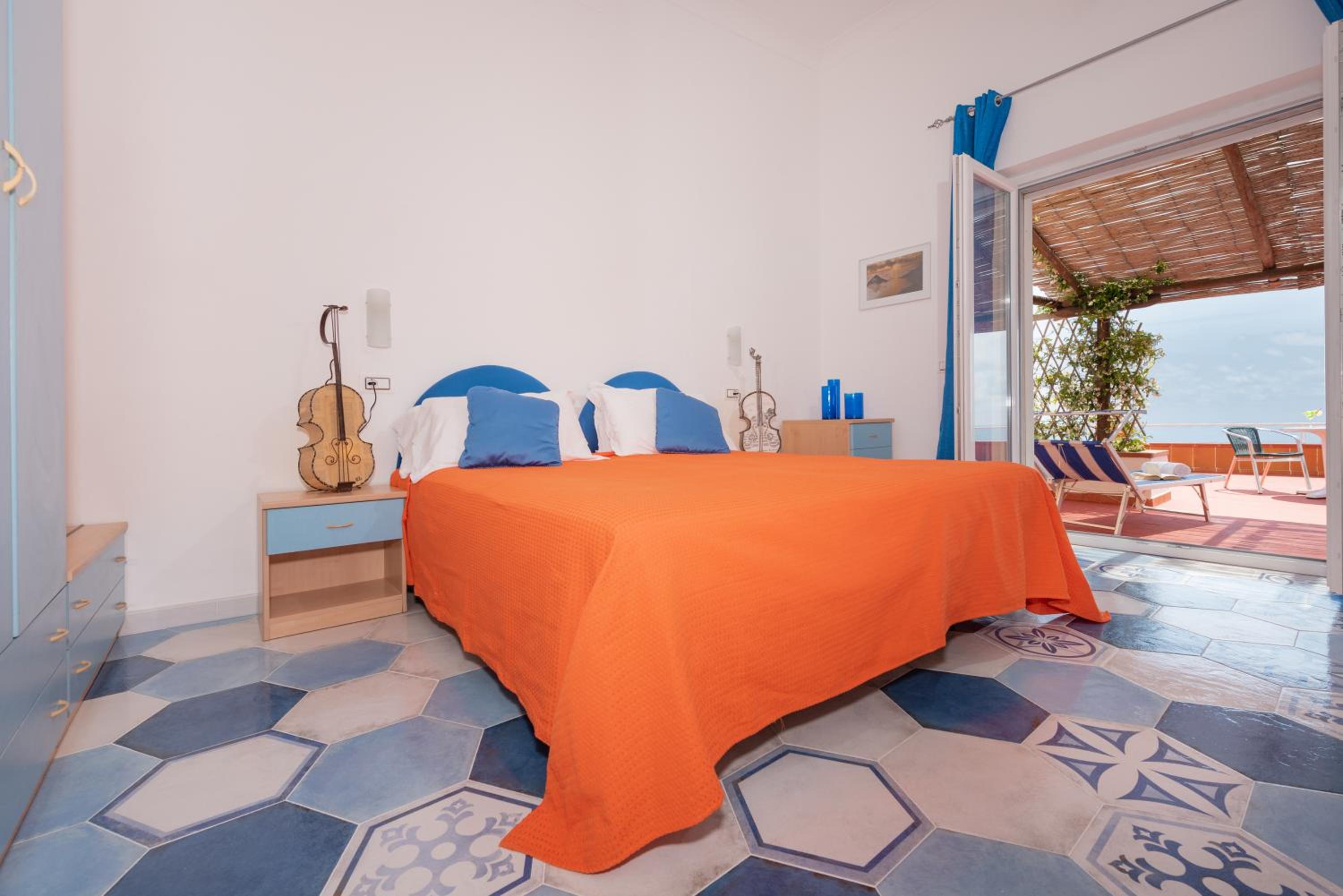 Double or Twin Room with Sea View