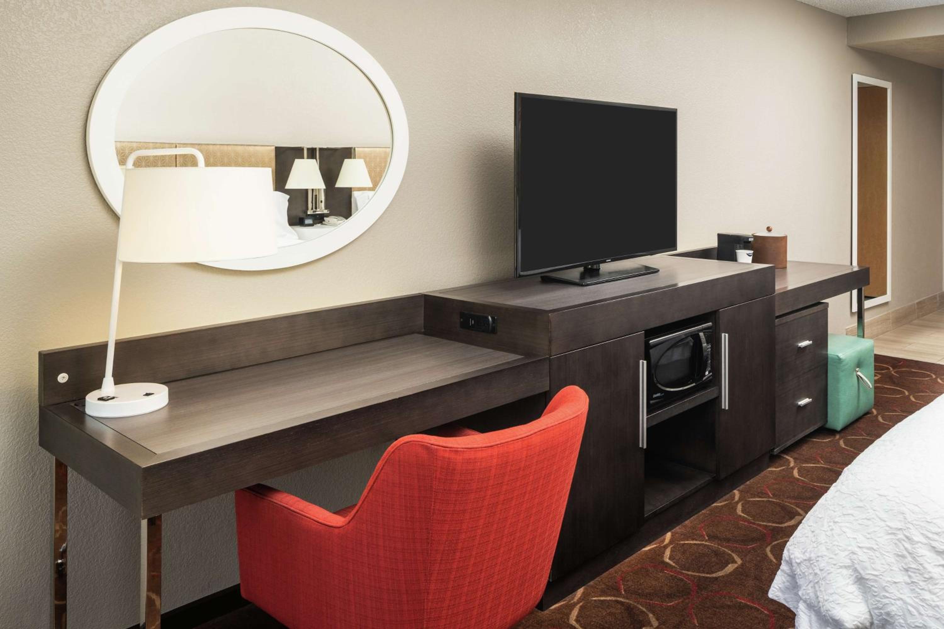 Queen Room with Two Queen Beds - Mobility and Hearing Access - Photo 5