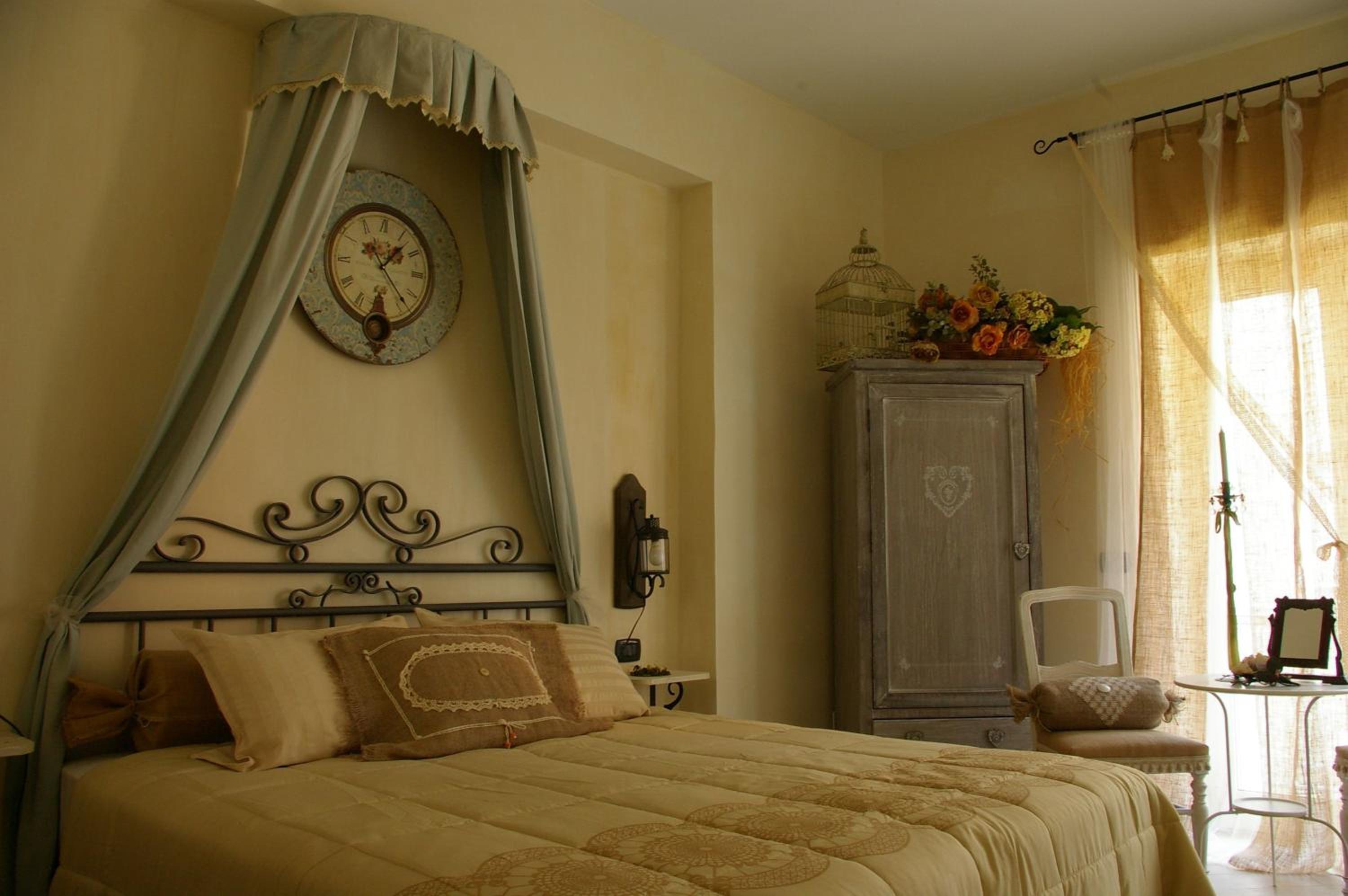 Standard Double or Twin Room with Private External Bathroom photo 2
