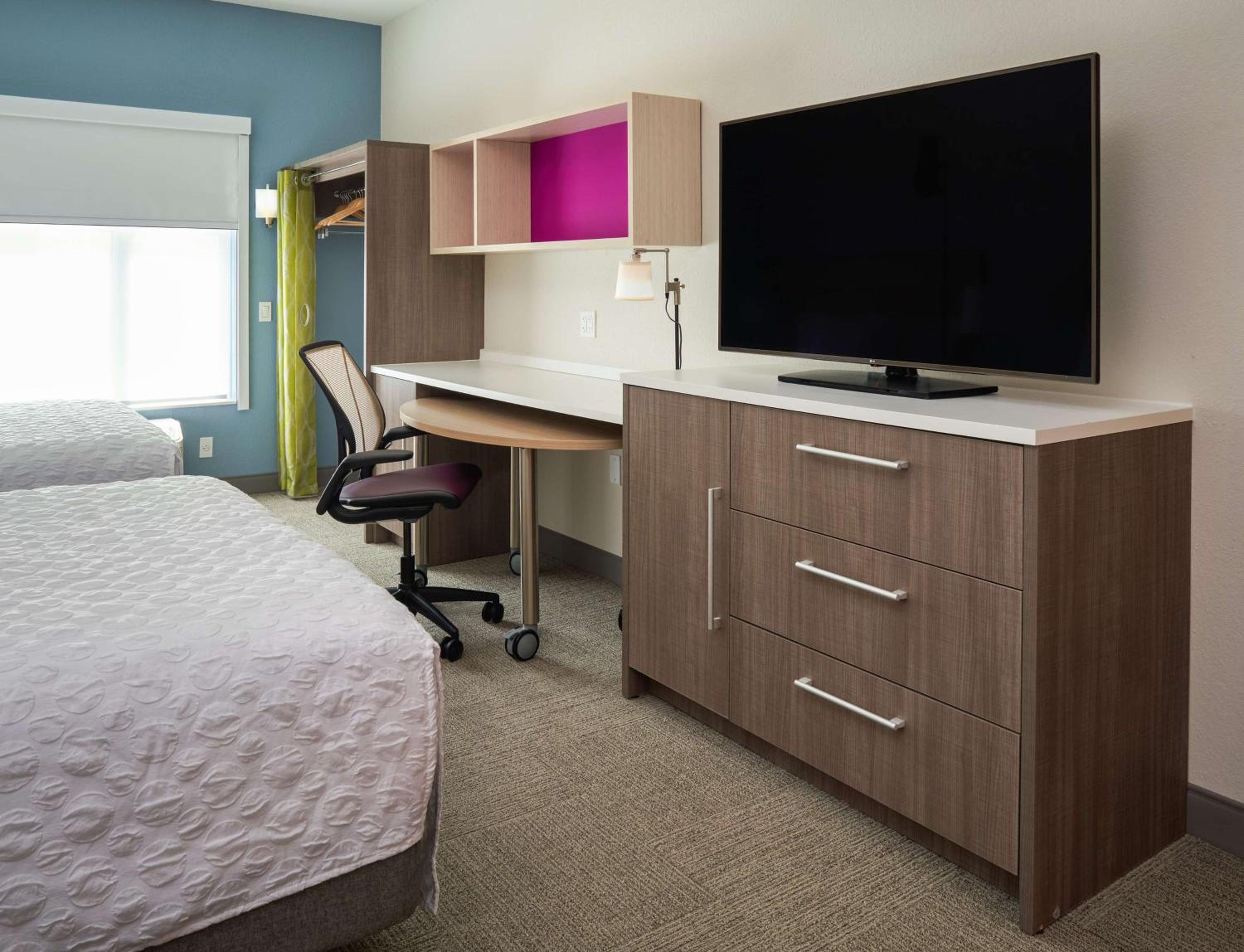 Queen Studio with Two Queen Beds - Non-Smoking - Photo 1