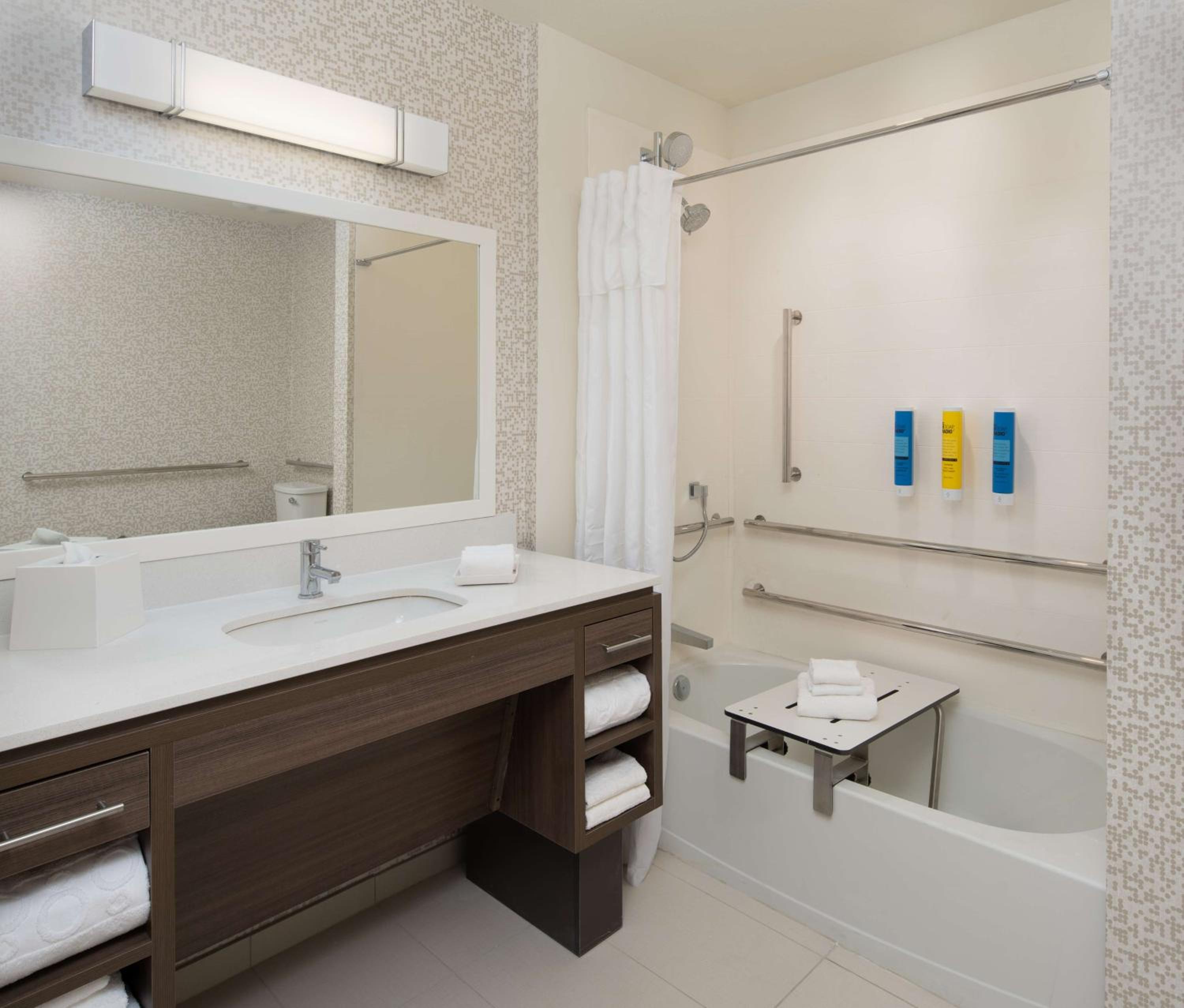 King Studio Suite - Mobility Access/Non-Smoking - Photo 2