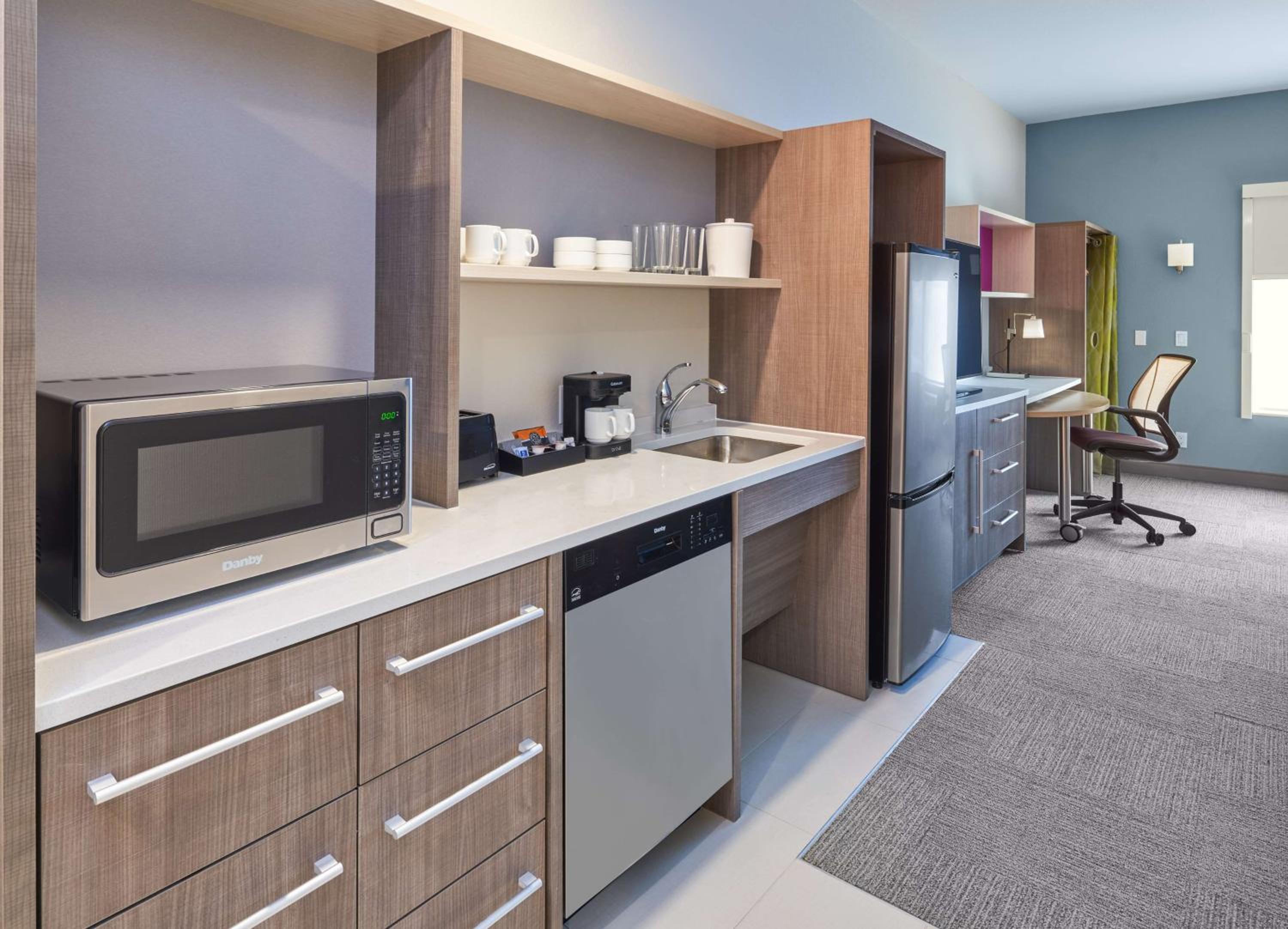 King Studio Suite - Mobility Access/Non-Smoking - Photo 3