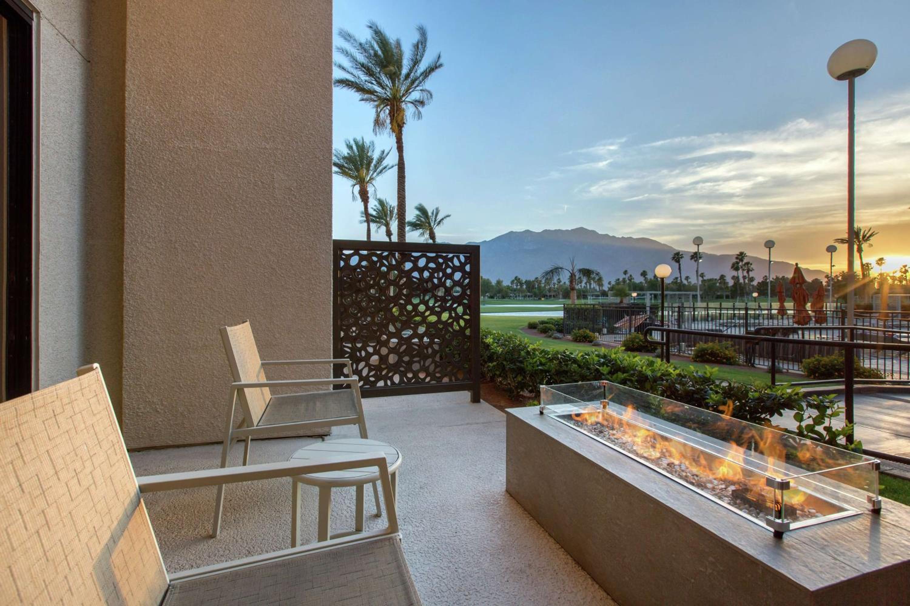 King Room with Patio and Pool View - Photo 3