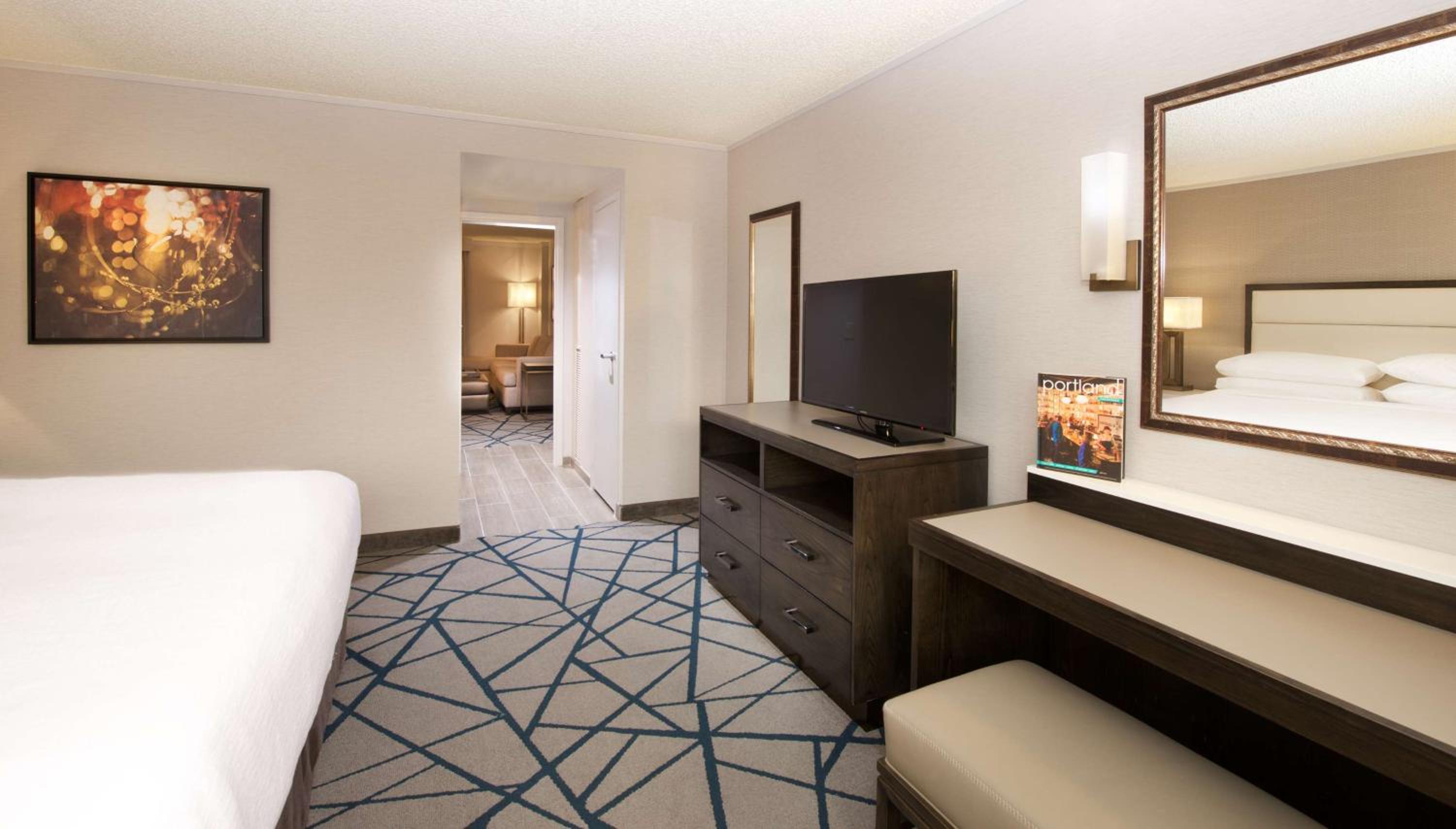 Two-Room King Suite - Non-Smoking - Photo 7