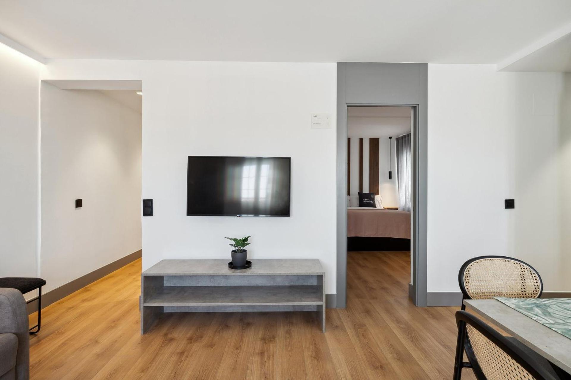 Two-Bedroom Comfort Apartment With Sofa Bed photo 2
