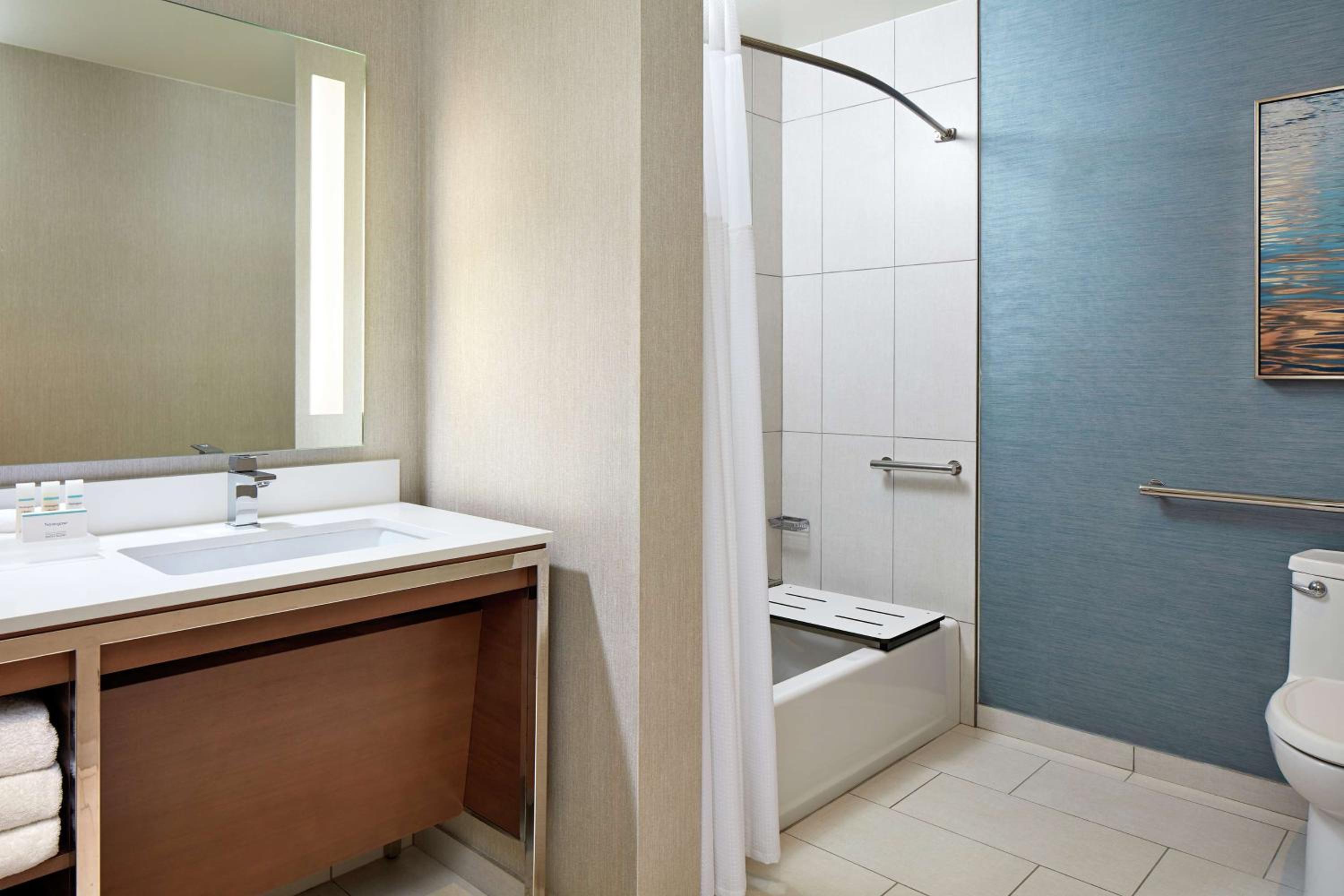 Queen Suite with Two Queen Beds - Hearing Accessible photo 2