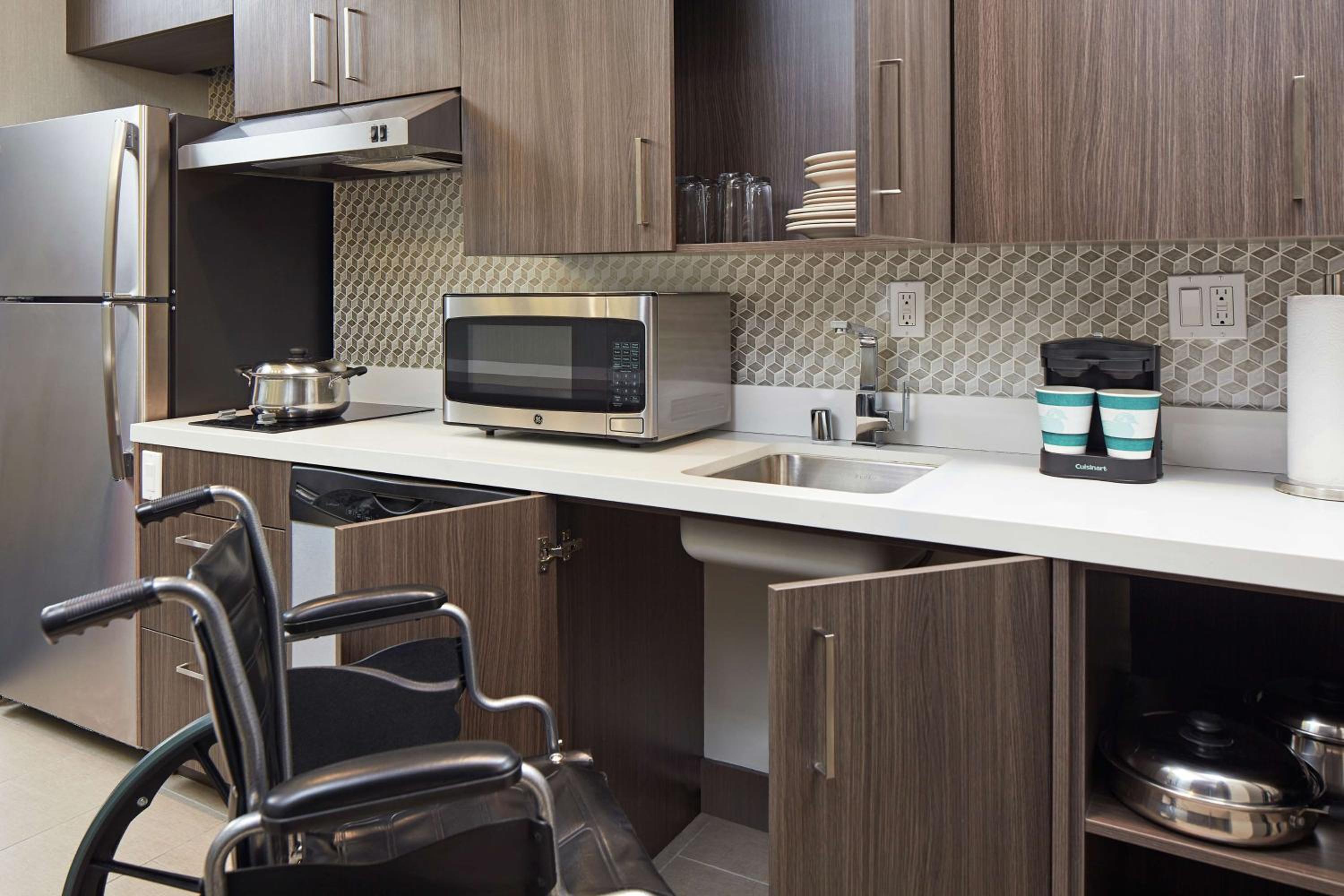 King Suite - Hearing Accessible - Photo 3