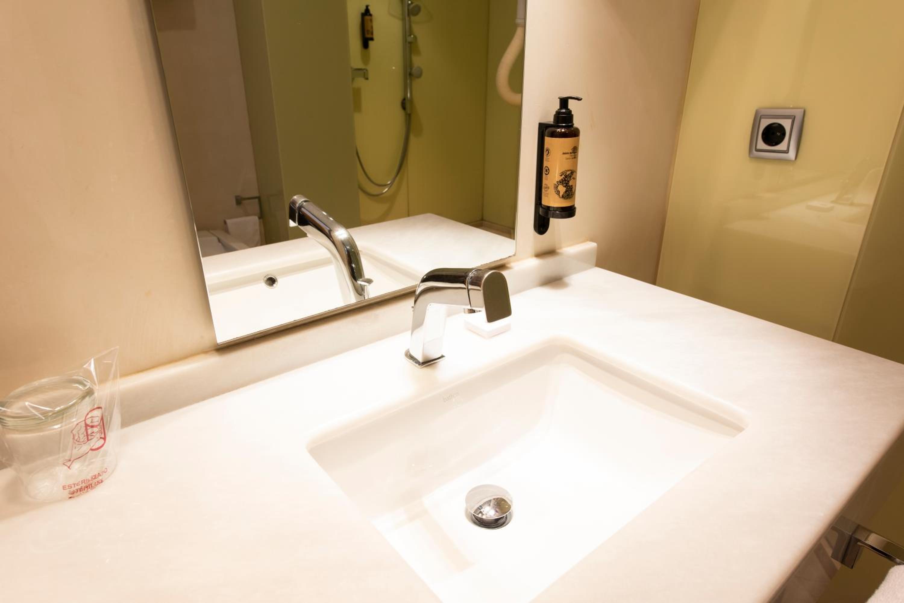 Comfort Double or Twin Room - Photo 11