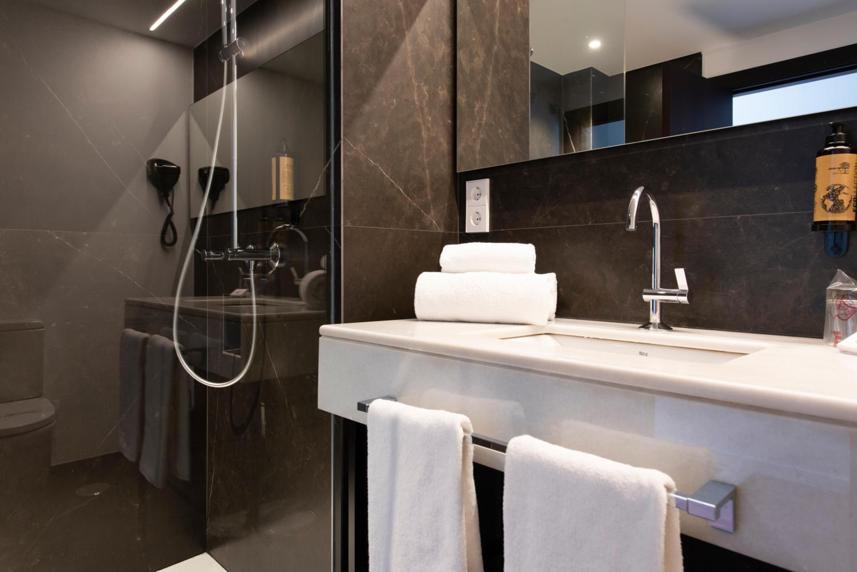 Superior Double Room - Photo 7