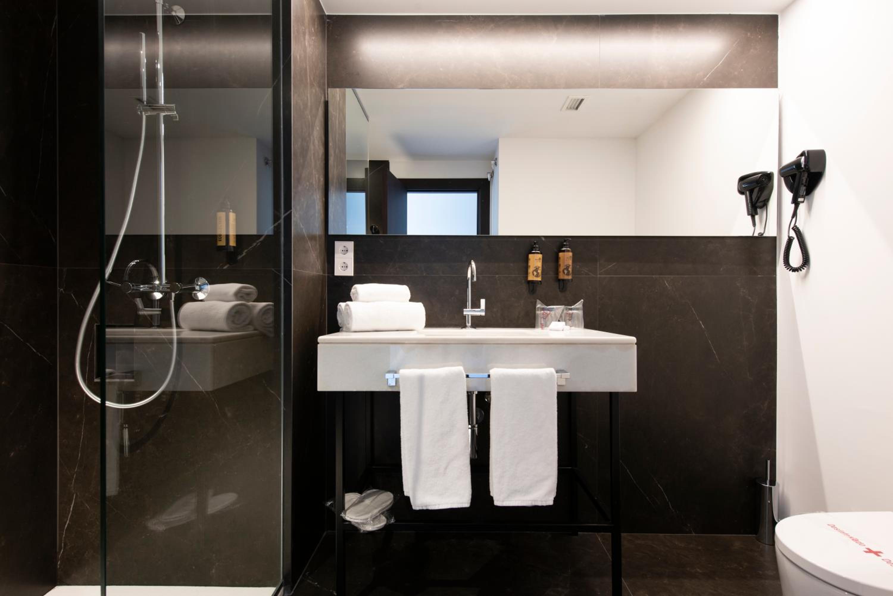 Superior Double Room - Photo 8