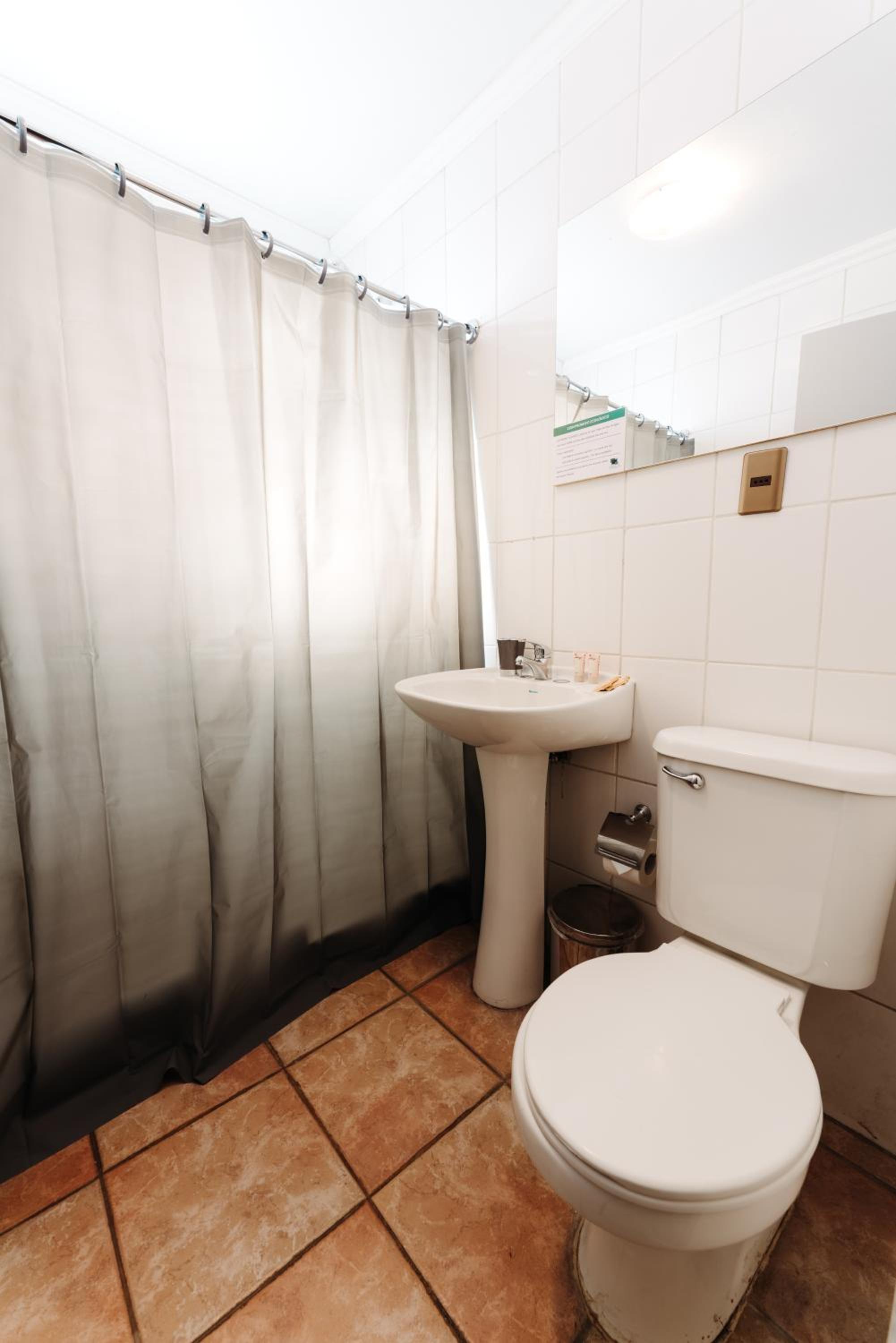 Single Room With Private Bathroom photo 2