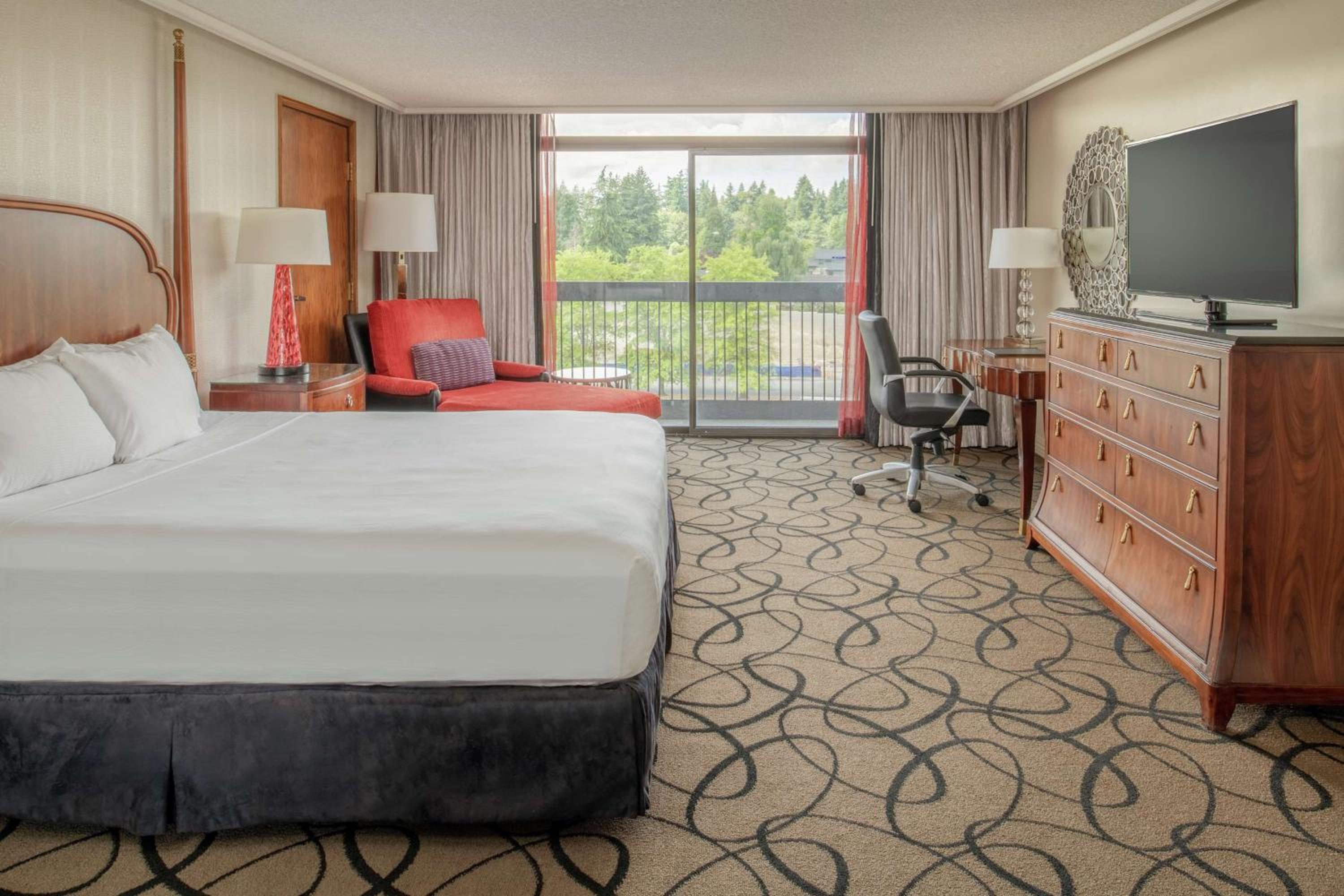 One-Bedroom King Suite - Photo 7