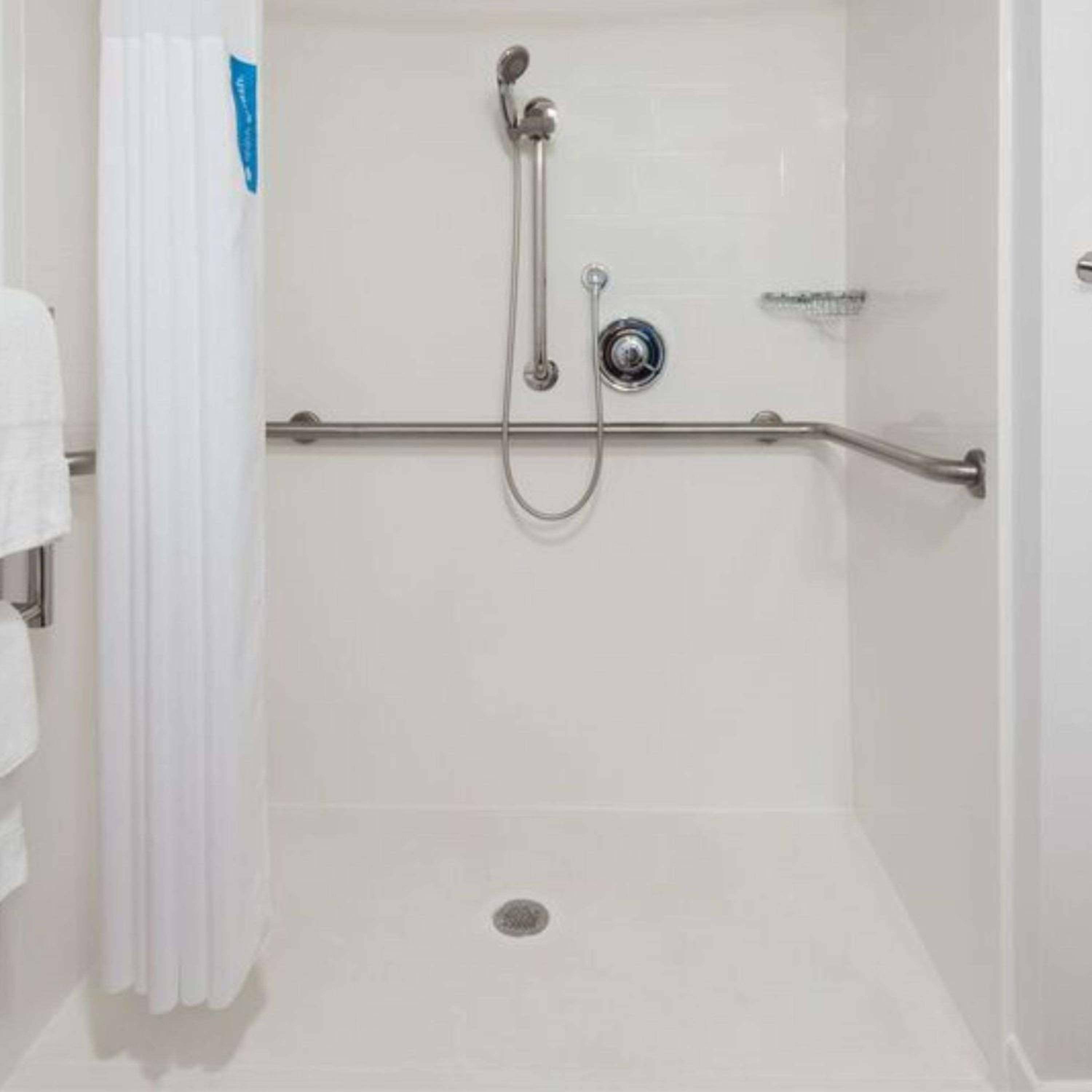 King Room with Roll-In Shower - Mobility Access/Non-Smoking - Photo 2
