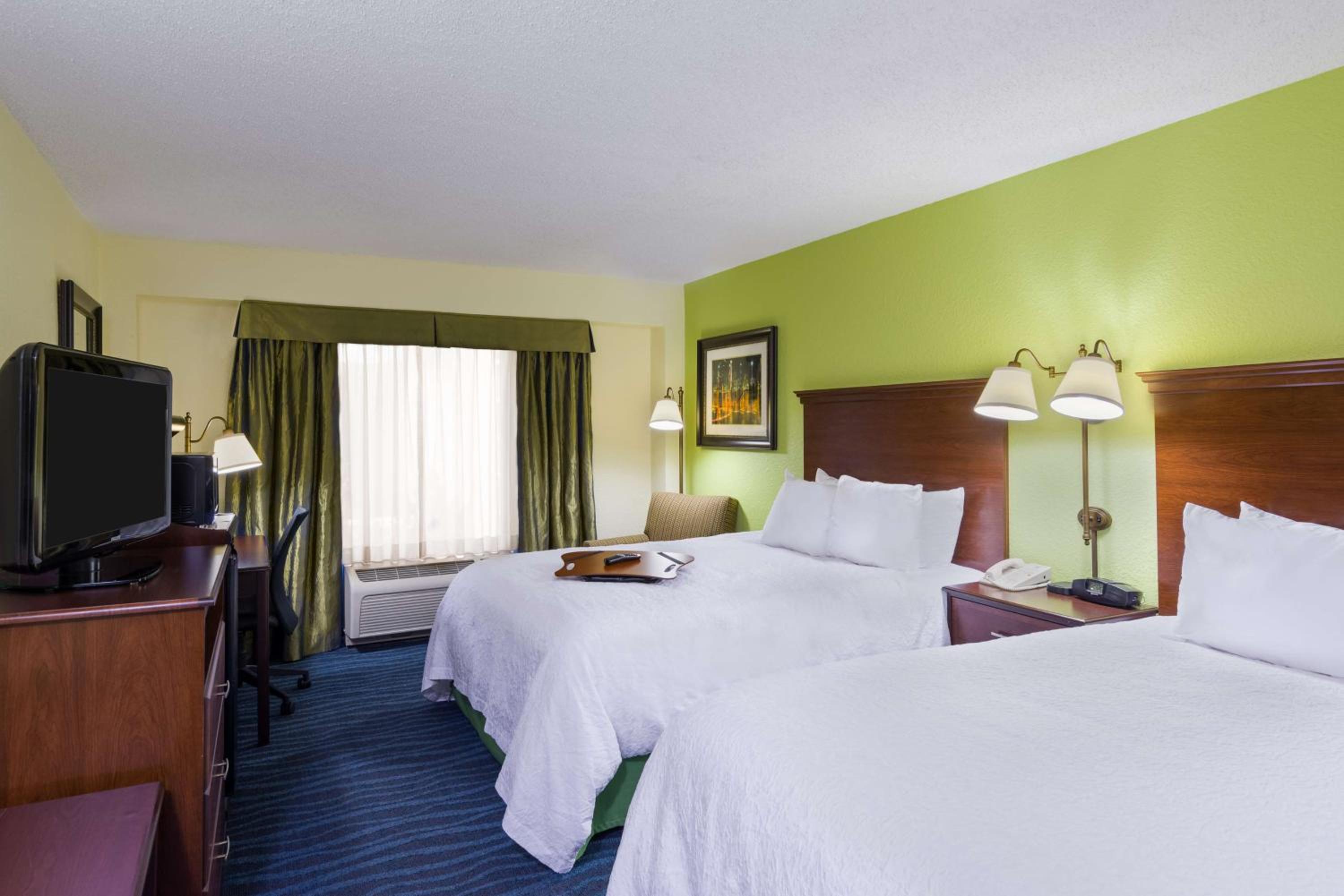 Room with Two Queen Beds - Non-Smoking - Photo 1